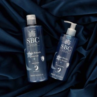 SBC
Night Rituals Kit:
bagnoschiuma e siero
(500 ml; 300 ml)