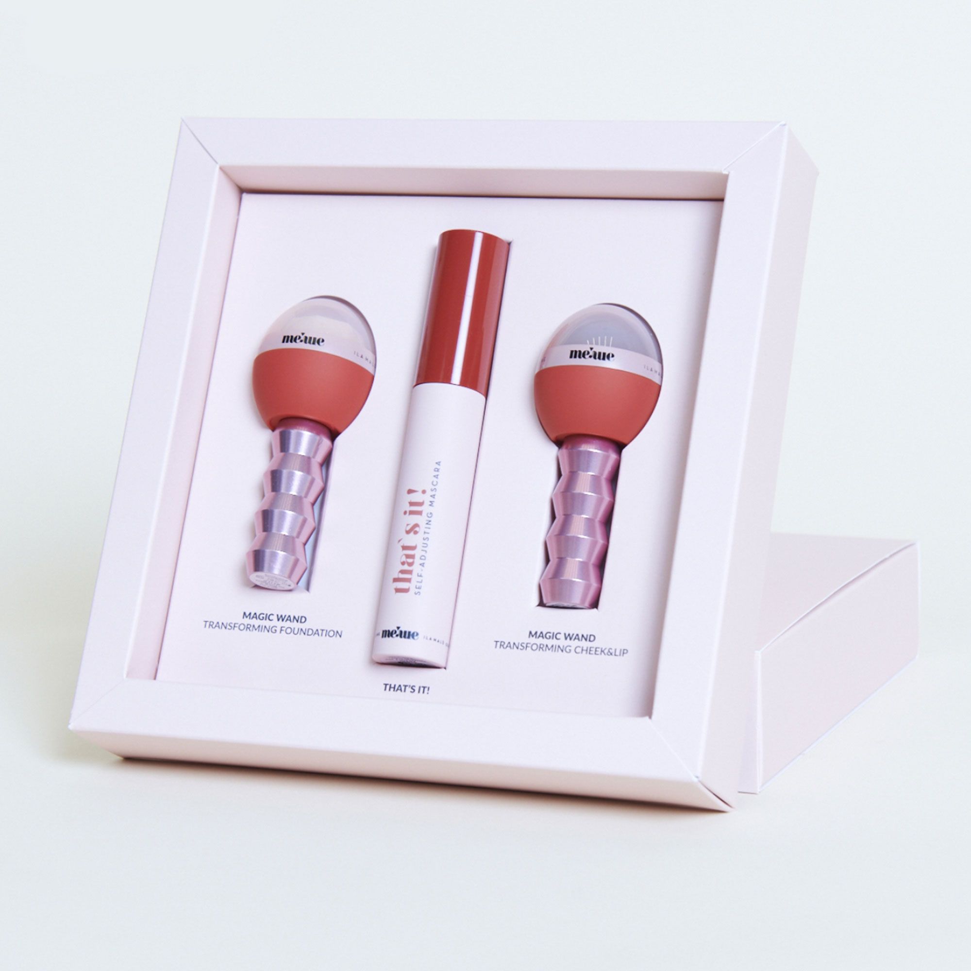 MEWE
Mascara (13ml), blush
(7,5g) e fondotinta
(9g) Magic Wand