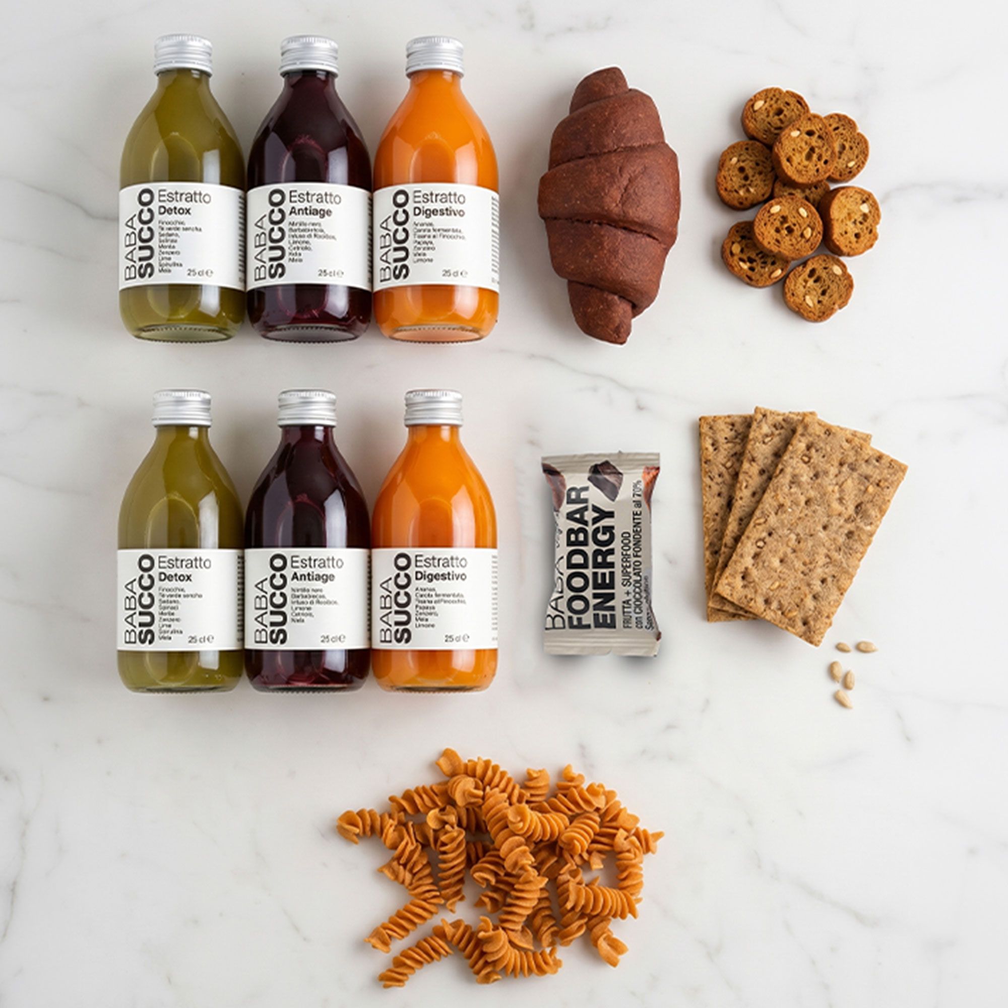 Babasucco
Succhi (6x250ml),
6 snack proteici, 2
barrette energetiche