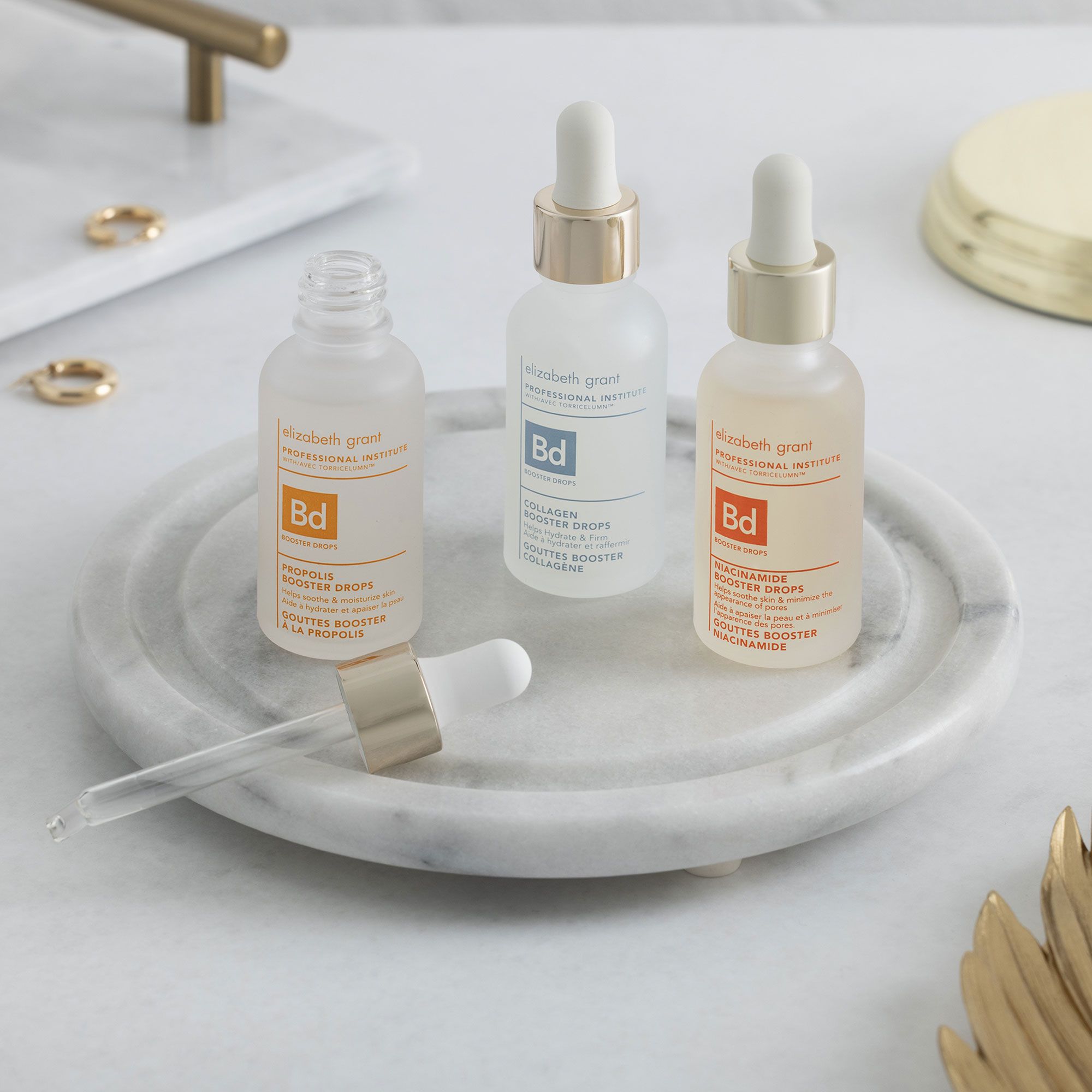Elizabeth Grant
3 sieri viso: 
Propolis anti-age,
Collagen, Niacinamide