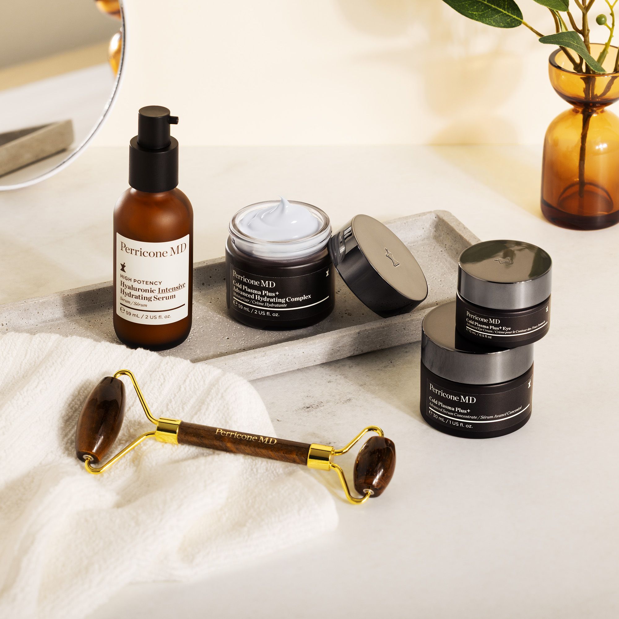 Perricone MD
Advanced Collection:
crema viso+contorno
occhi+2 sieri+roller