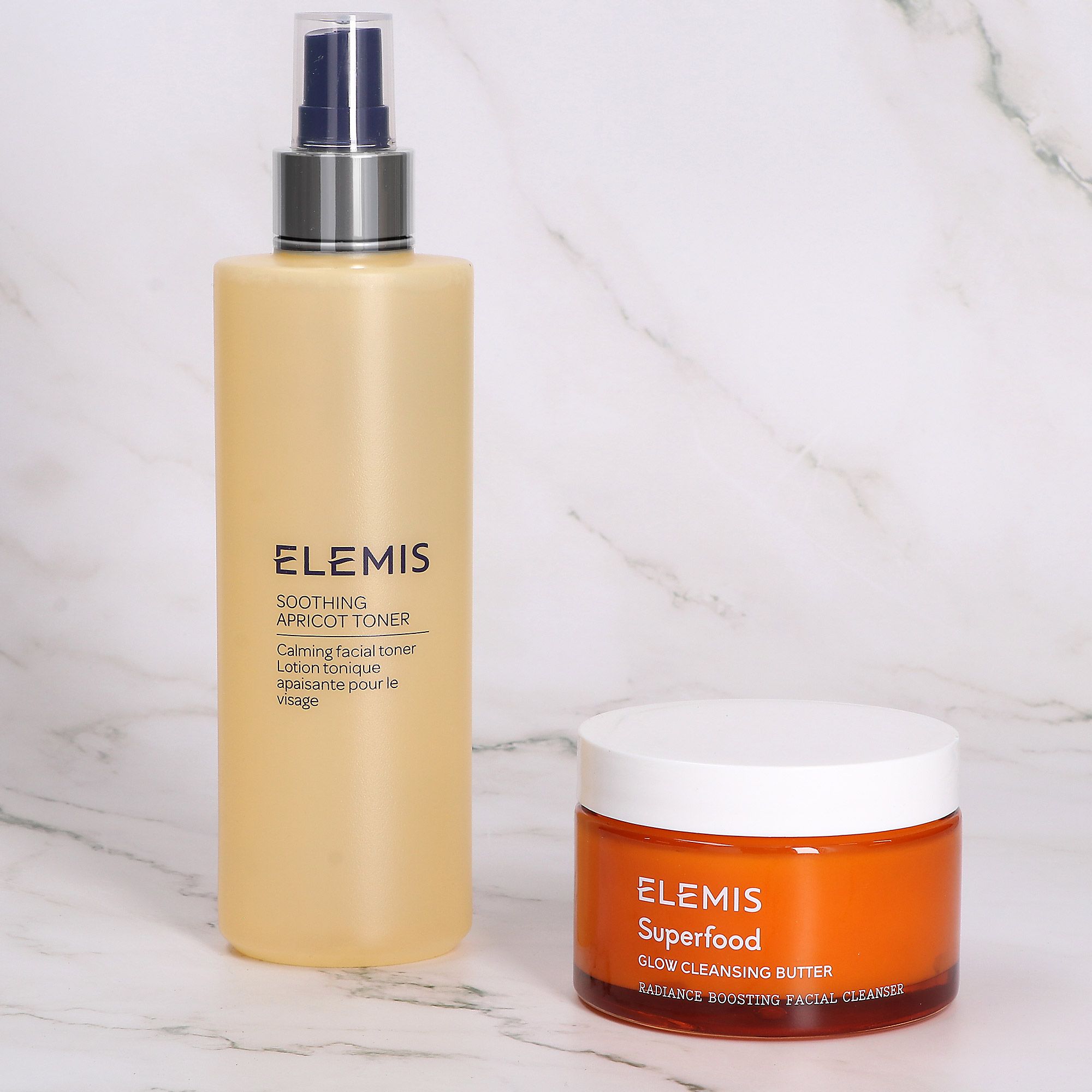 Elemis
Kit detersione: burro
Superfood (90ml) e
tonico Apricot(200ml)