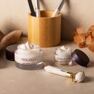 Rougj
Crema viso anti età
(50ml)+contorno occhi
(15ml) + roller viso