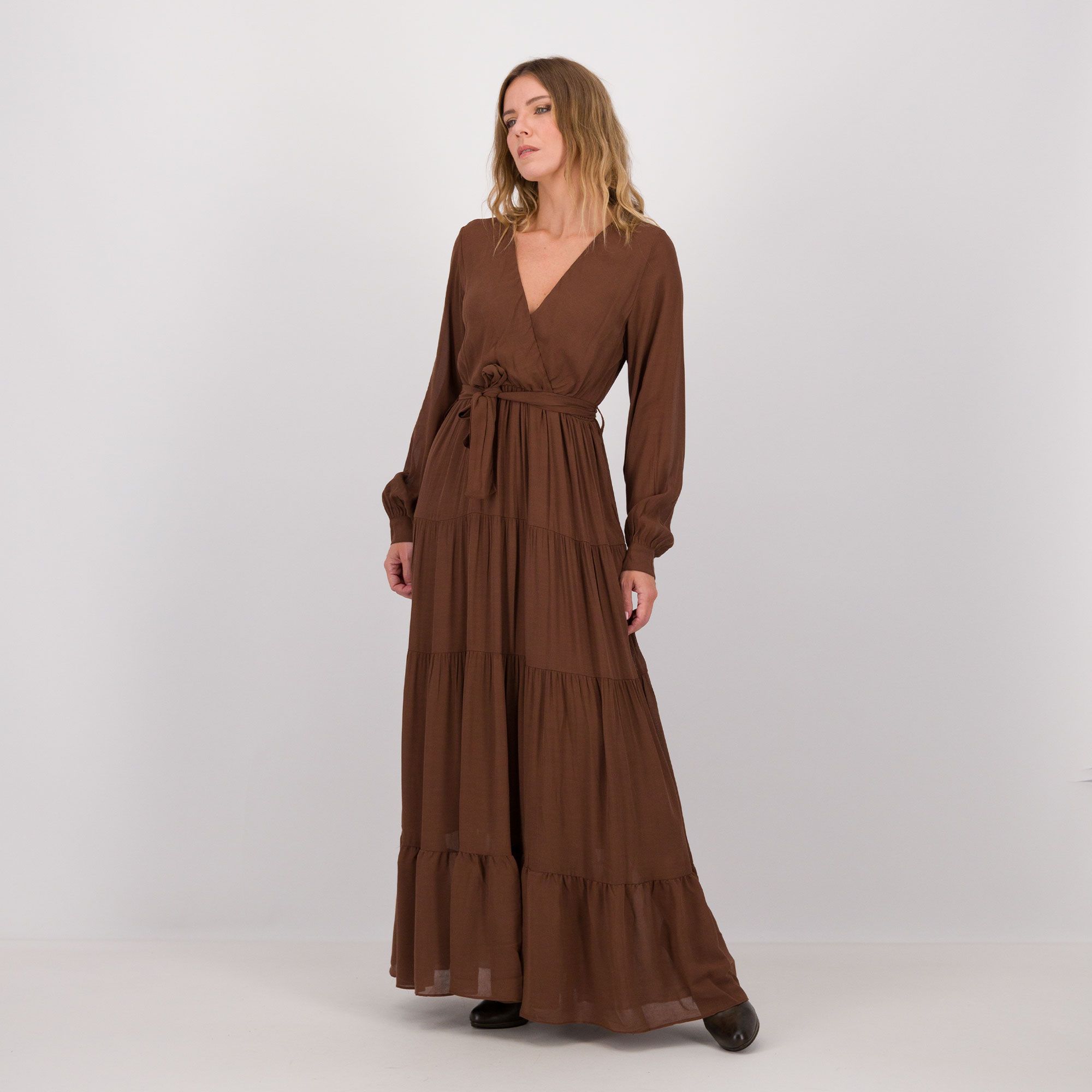 REBEKA ROSS
Abito in crêpe
di viscosa
con gonna ampia