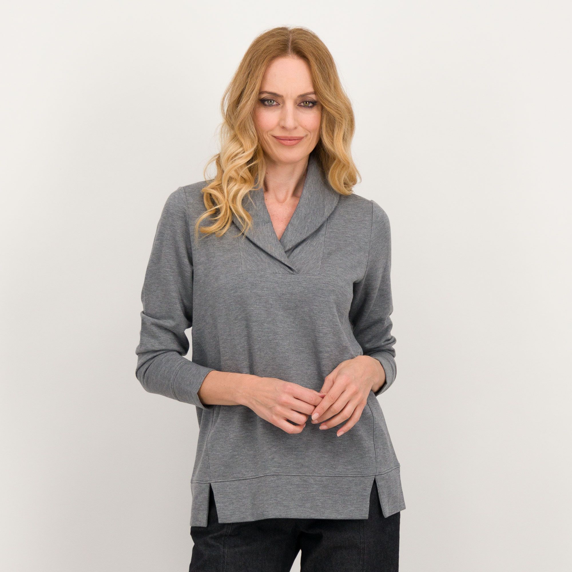 Denim & Co
Maglia in felpina
con scollo sciallato
incrociato
