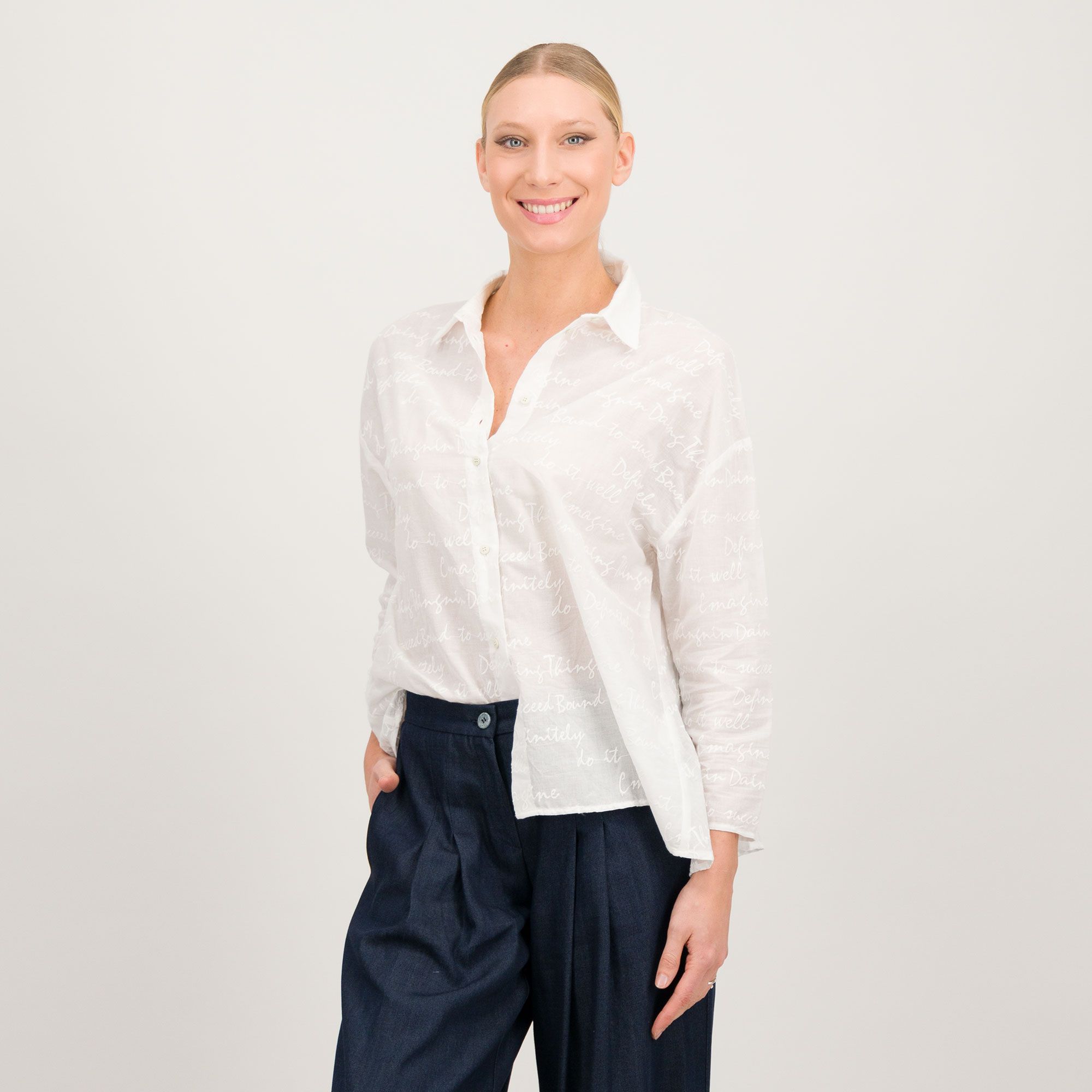 W.I.T.A.
Camicia manica lunga
in cotone ricamato
con bottoni a vista
