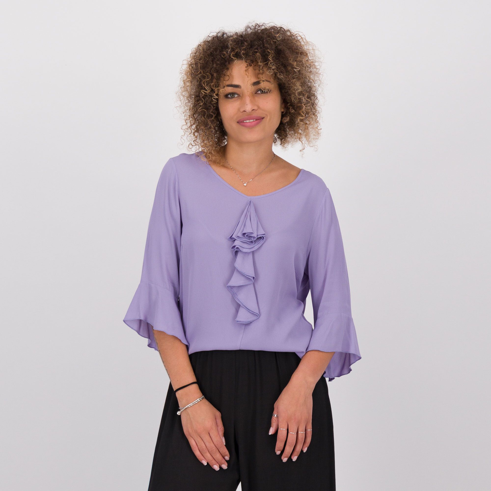 Caterina Lancini
Blusa in crêpe
de chine di viscosa
con volants