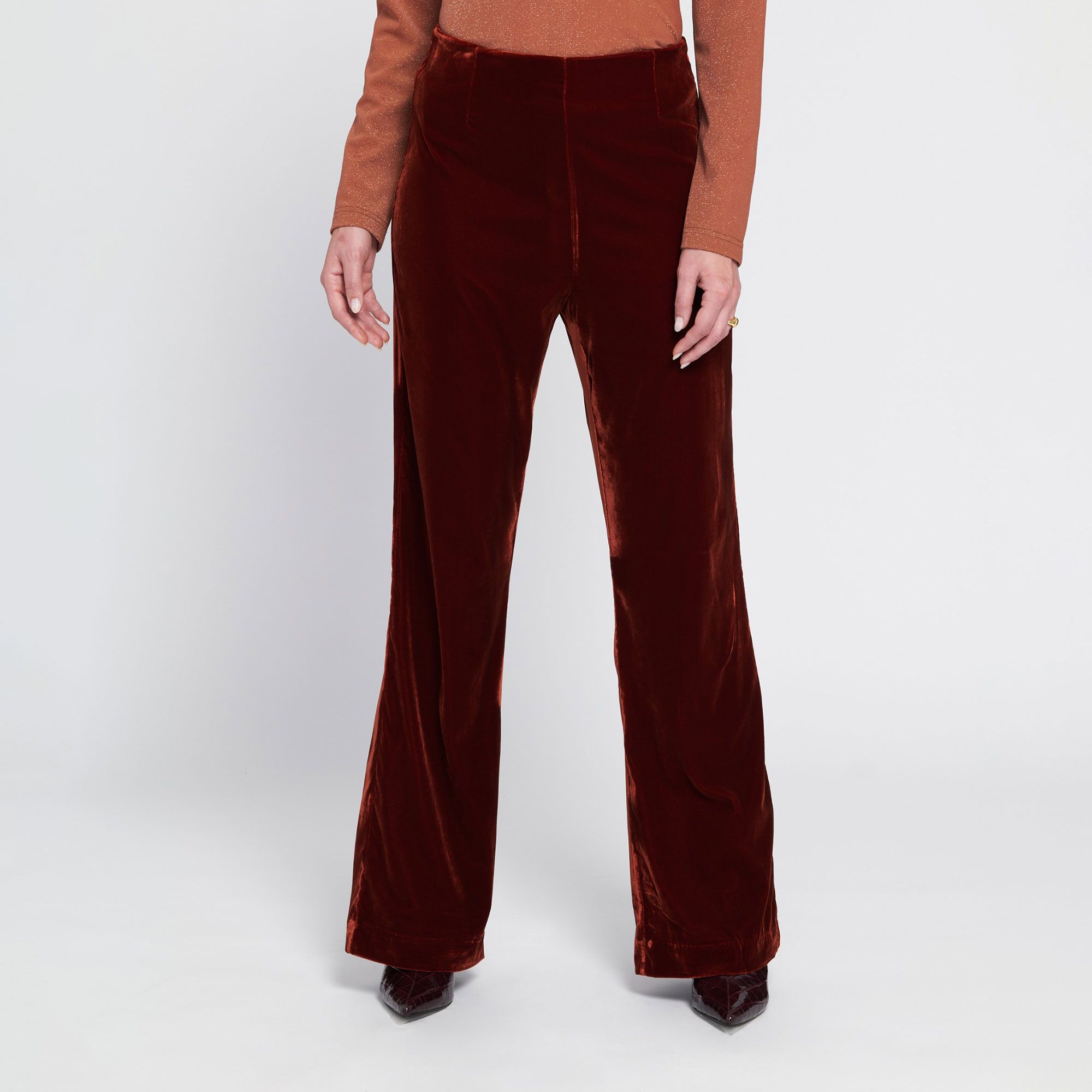 ELLE
Pantaloni
in velluto
con elastico
