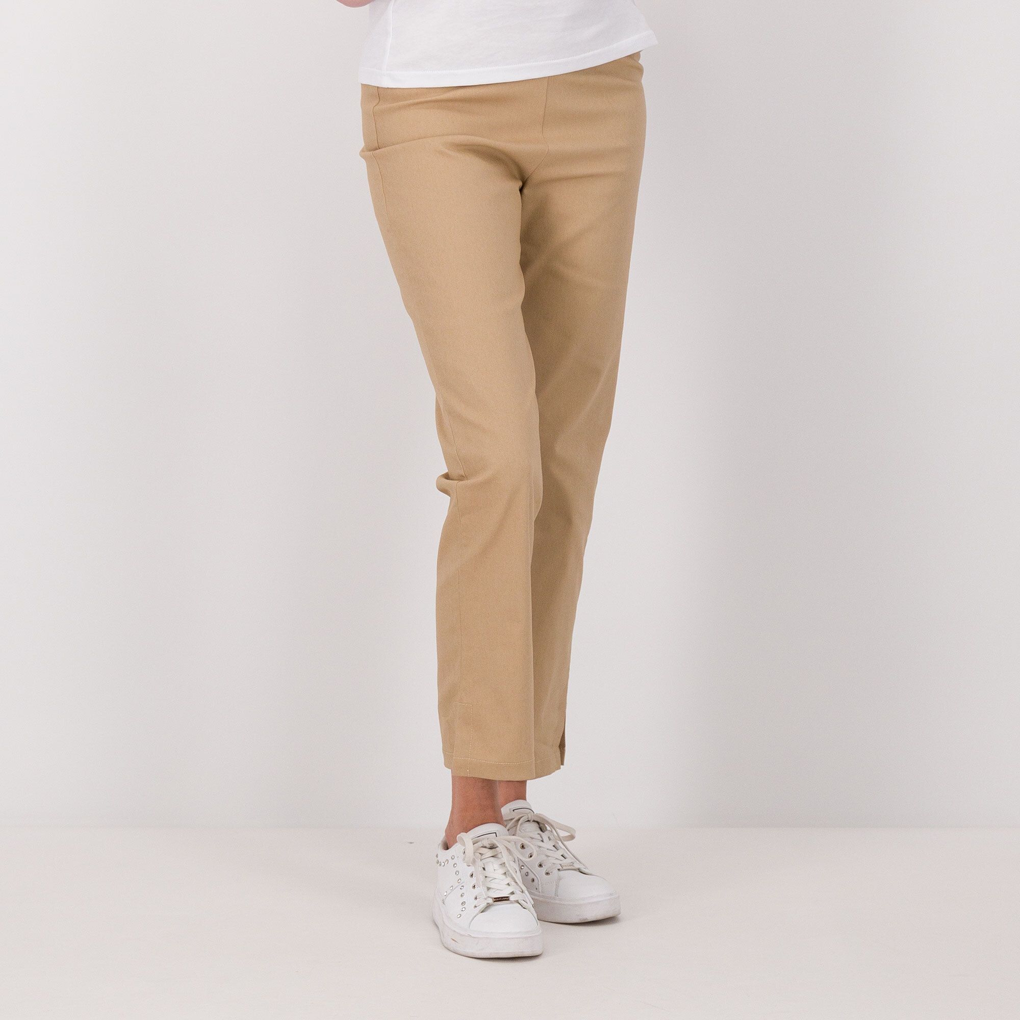 M’ama
Jeans linea 
dritta con 
elastico dietro