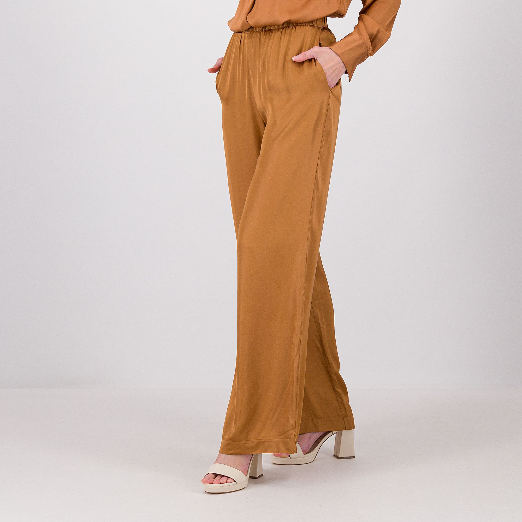 Caterina Lancini
Pantaloni in raso di
viscosa pull on 
anche petite