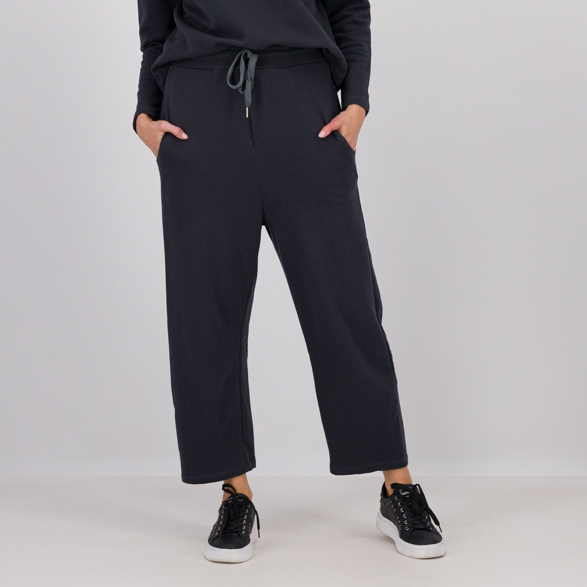 LUCREZIA SCIORTINO
Pantaloni balloon
in felpa di cotone
con tasche stondate