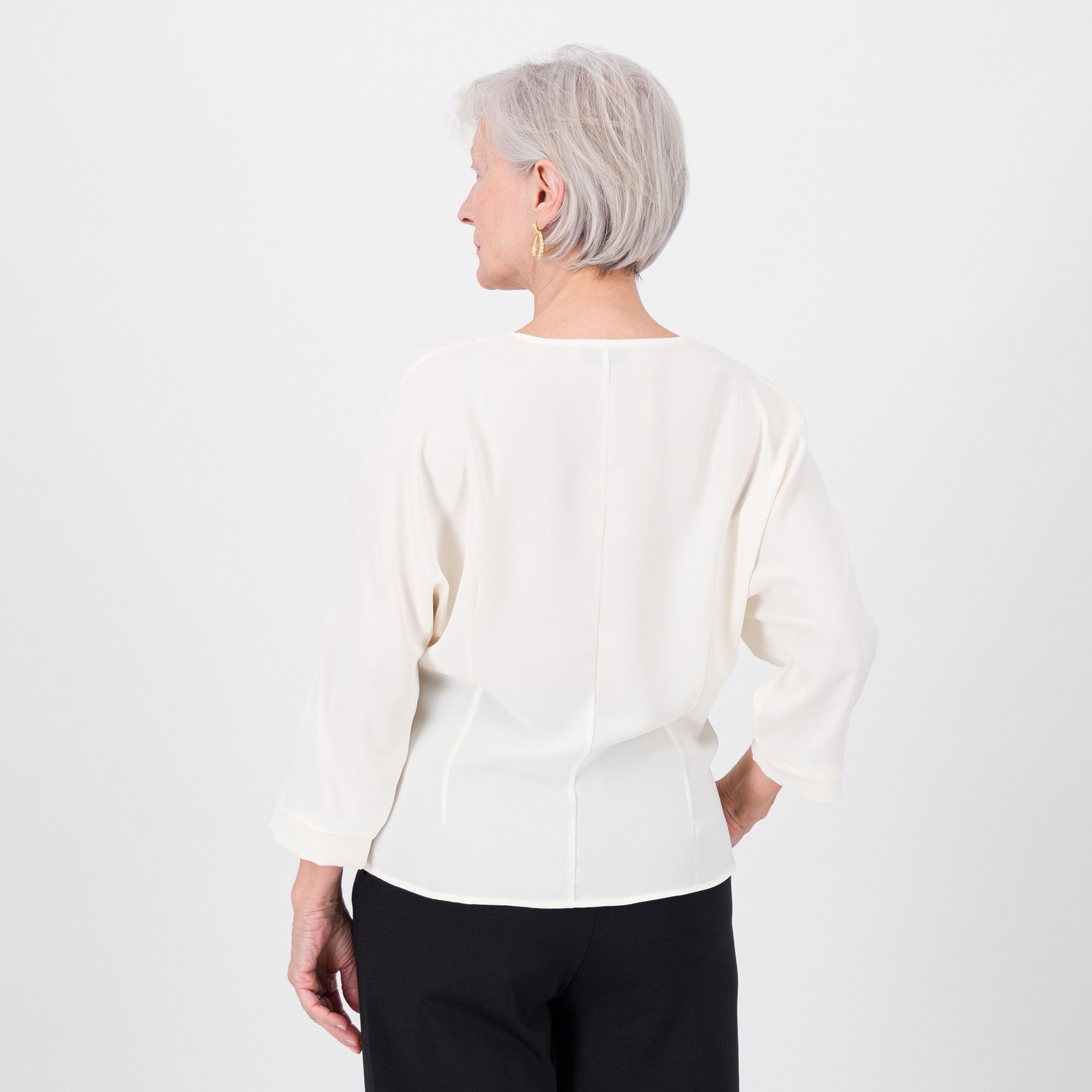 SottoMarino Blusa in raso con scollo a V e maniche 3/4