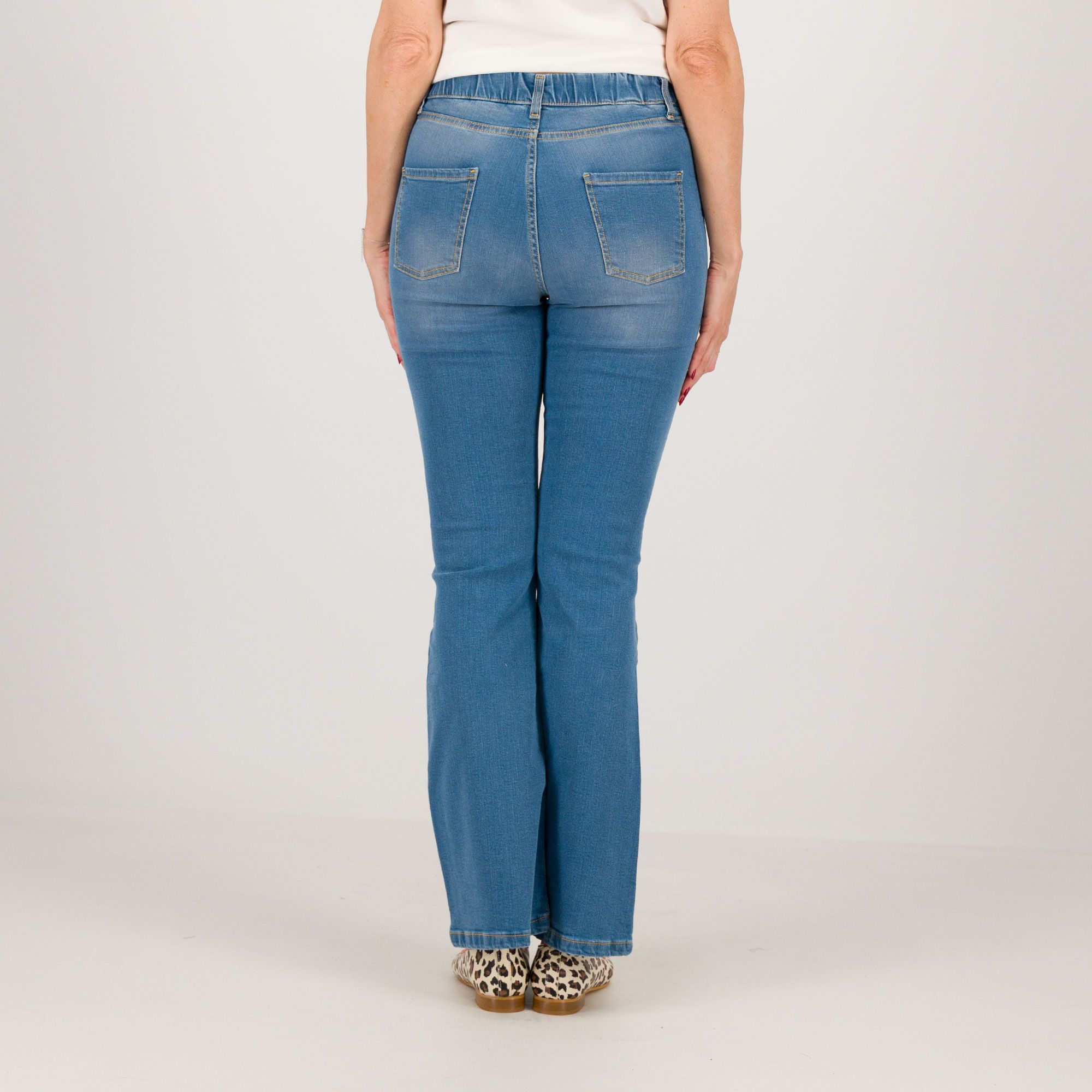 Mood Atelier Jeans bootcut in cotone con tasche
