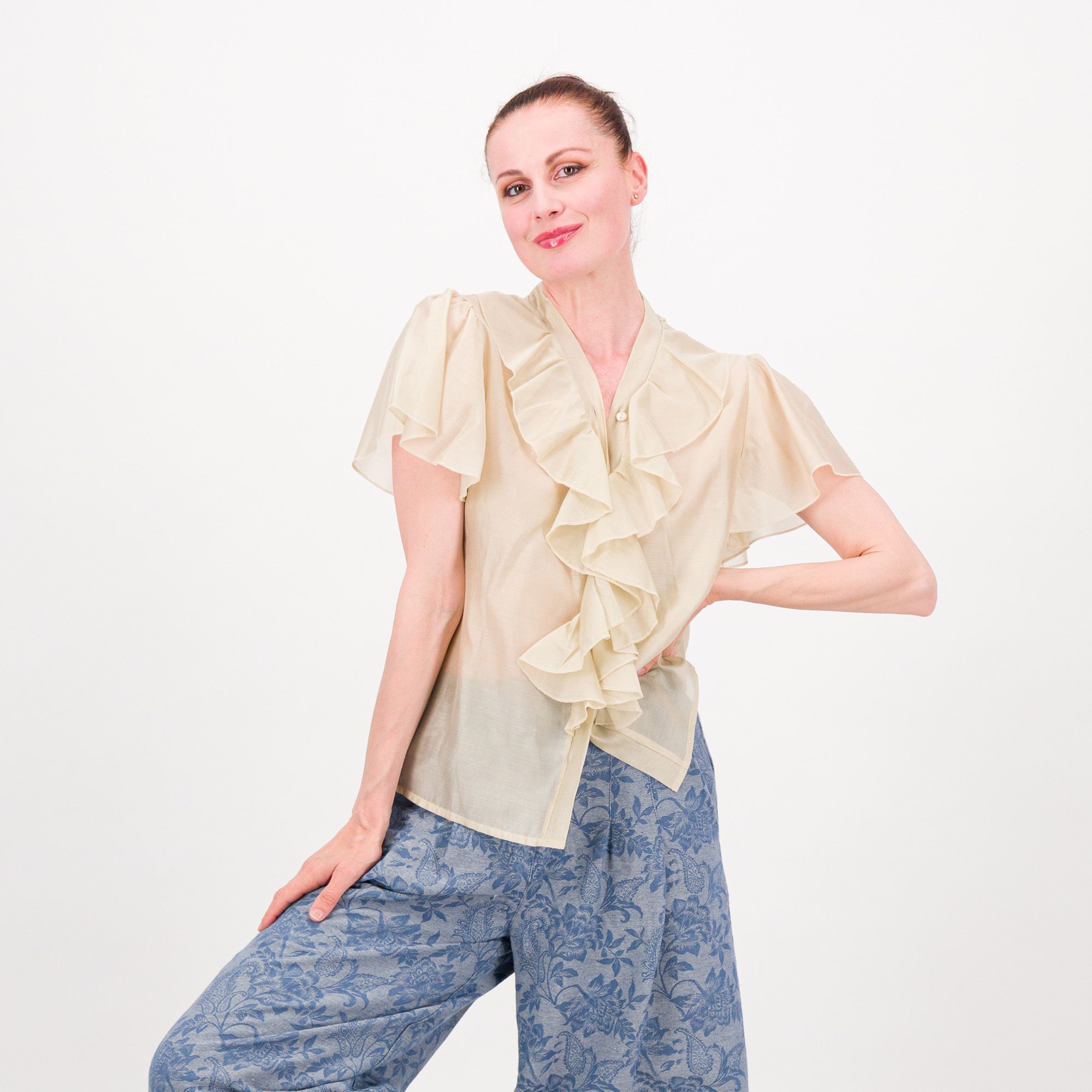 Palazzo Moda
Camicia manica corta
con jabot in voile
misto viscosa