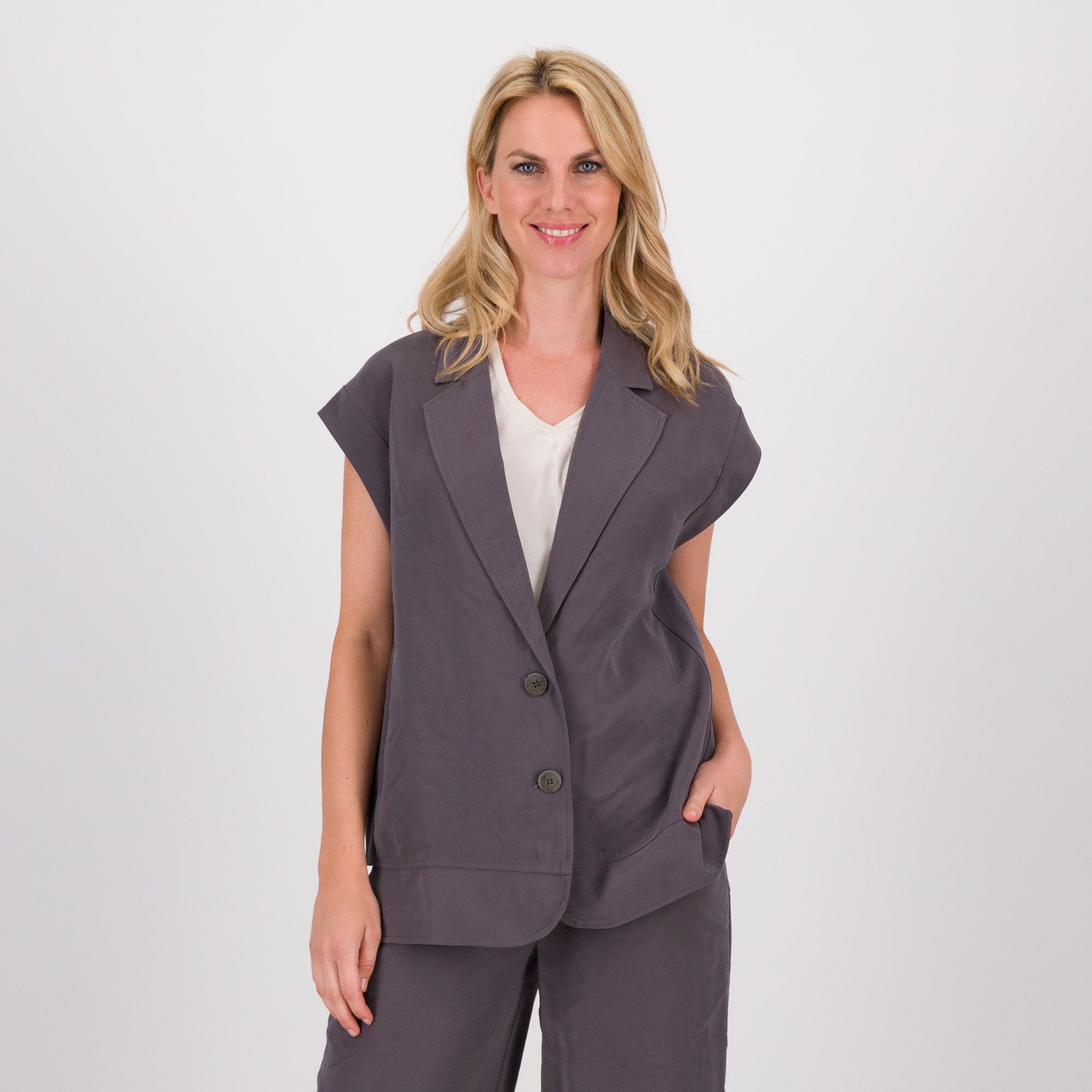 W.I.T.A.
Gilet kimono
in viscosa
effetto lavato