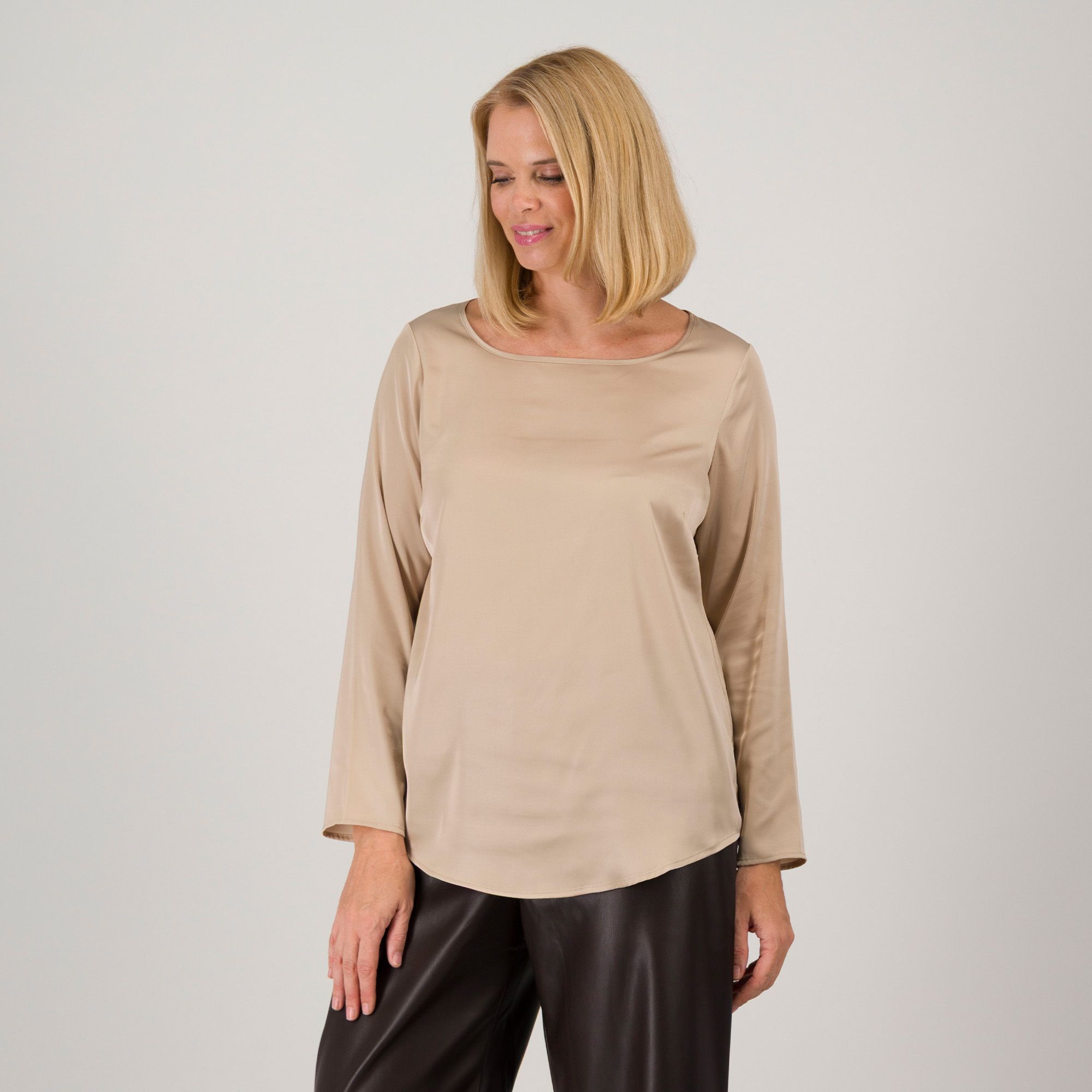 Caterina Lancini
Blusa
in raso
a manica lunga