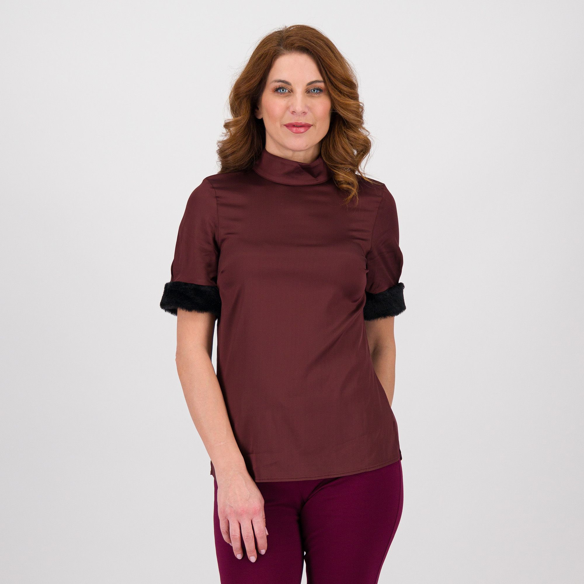 SottoMarino
Maglia a lupetto
in raso stretch con
pelo sintetico