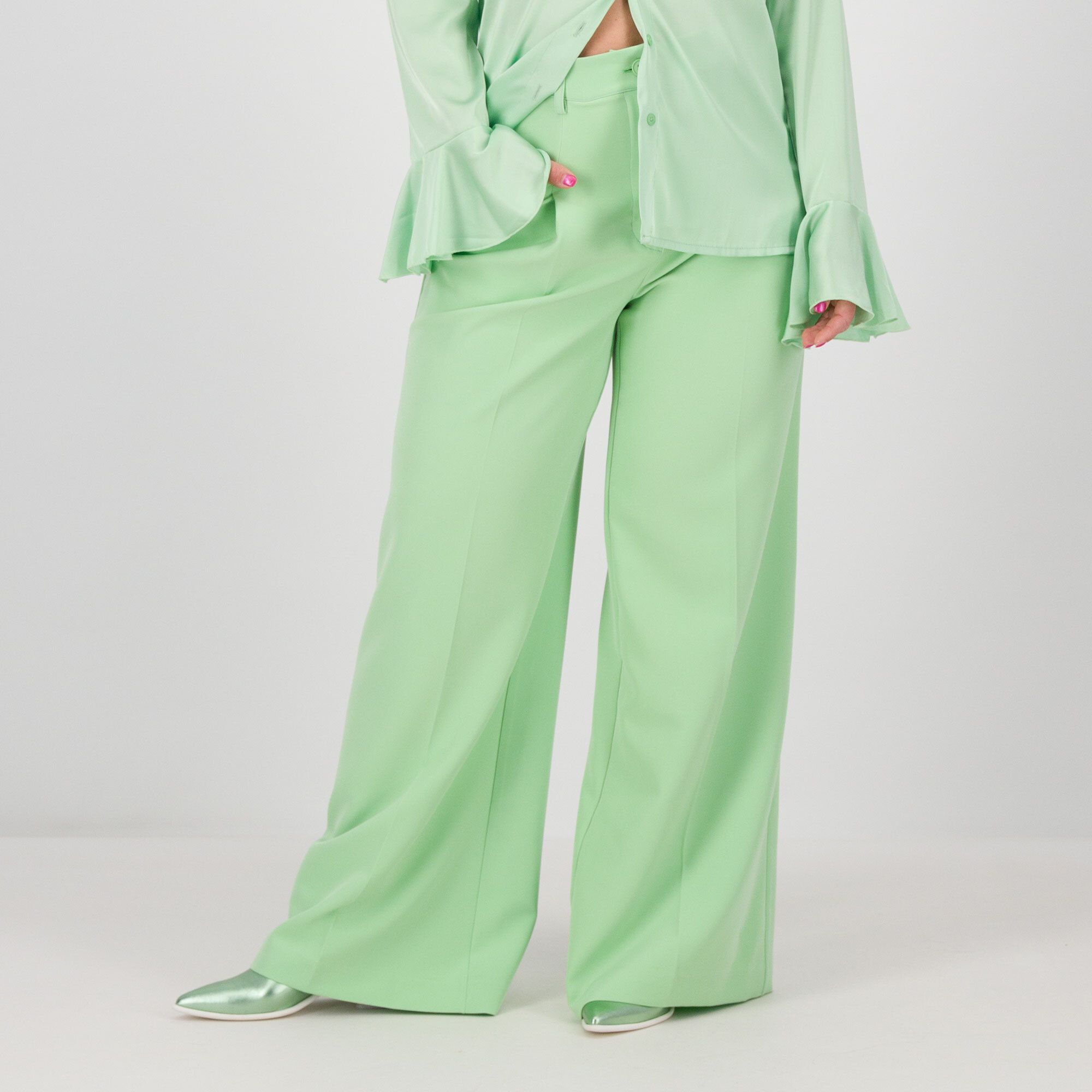 Caterina Lancini
Pantaloni gamba
morbida in tessuto
tecnico bistretch