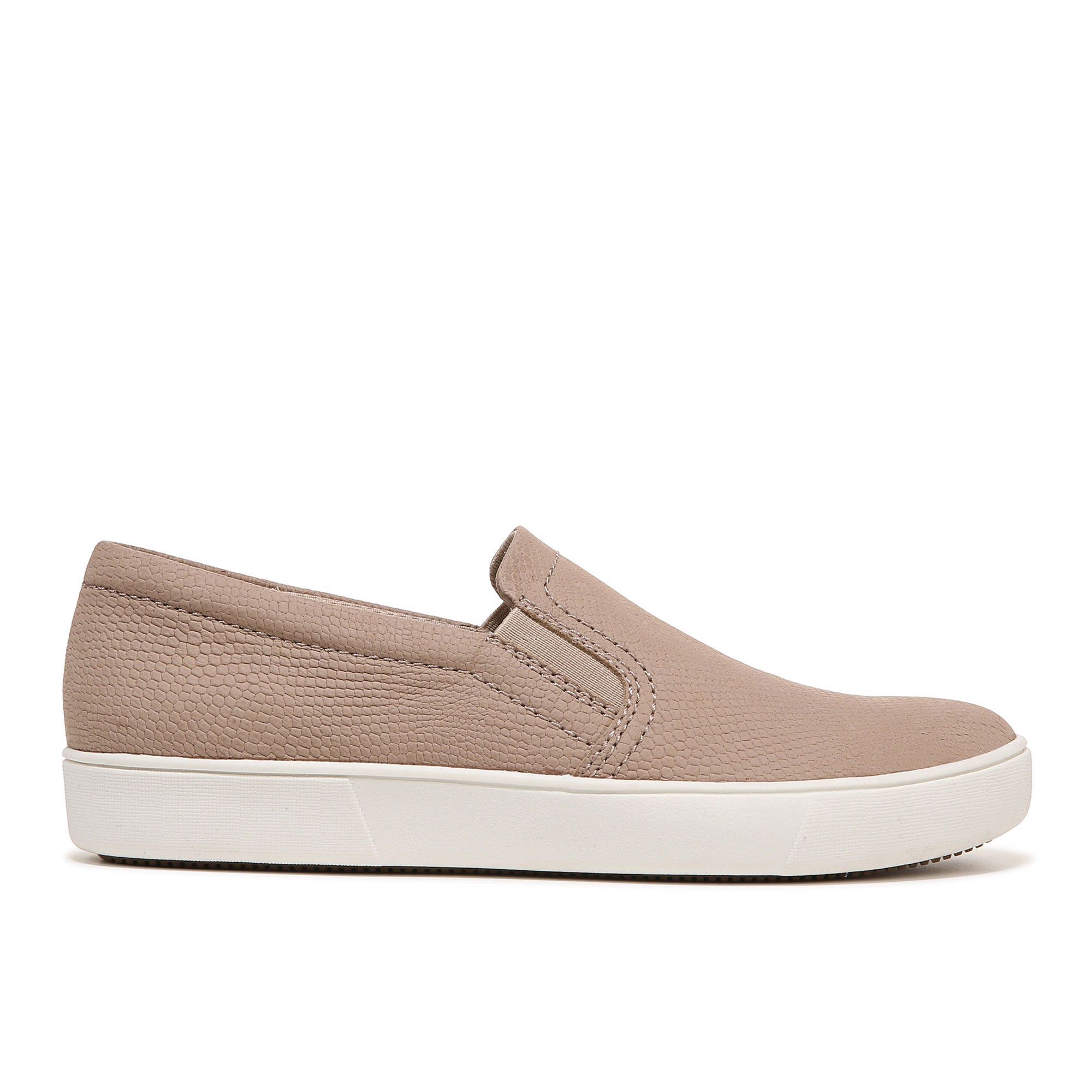 Naturalizer
Slip on in pelle
con inserti elastici
e suola a contrasto