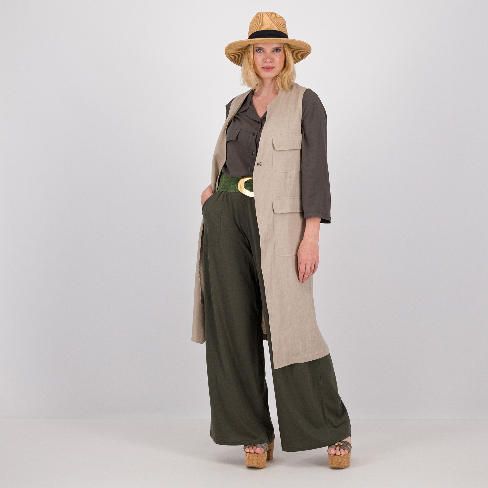 Caterina Lancini
Gilet lungo
asimmetrico in
ramié e cotone