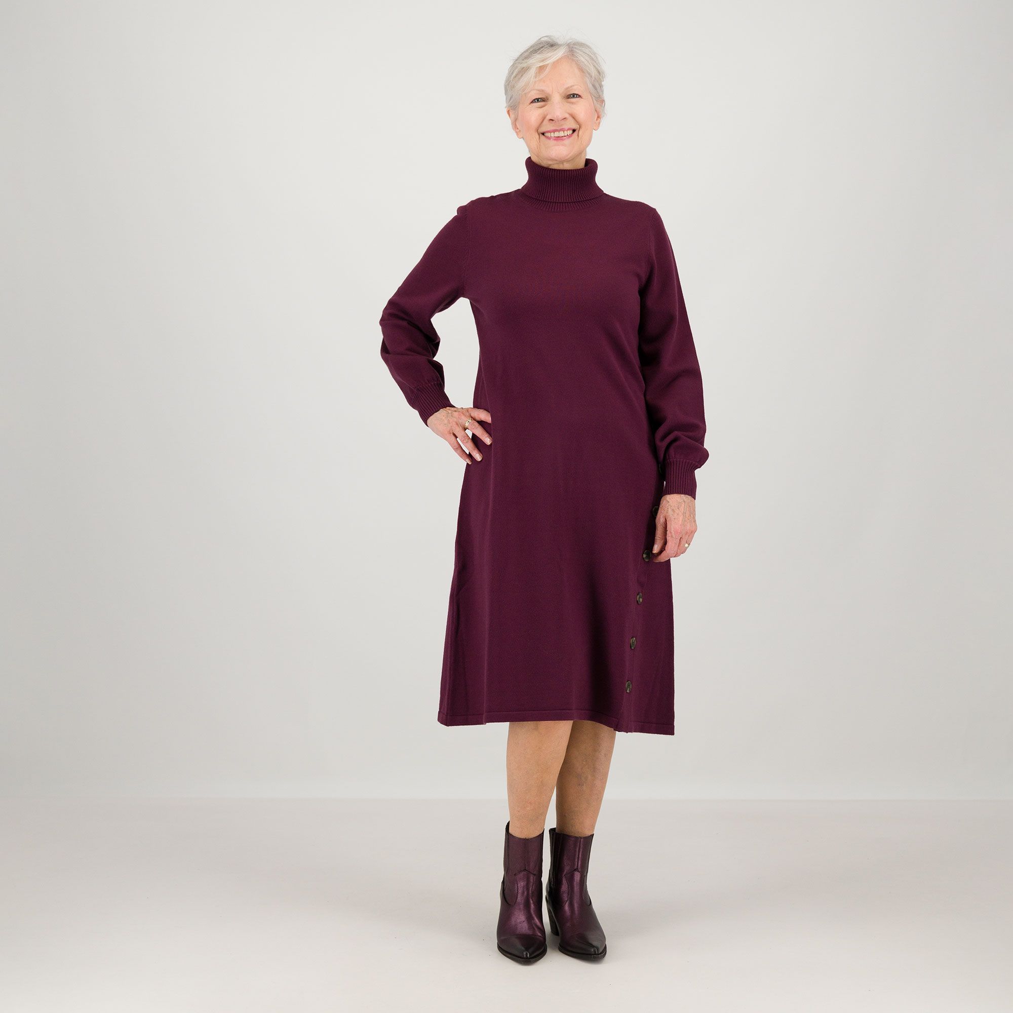 Wynne Layers
Abito in maglia
con collo dolce vita
e bottoni obliqui