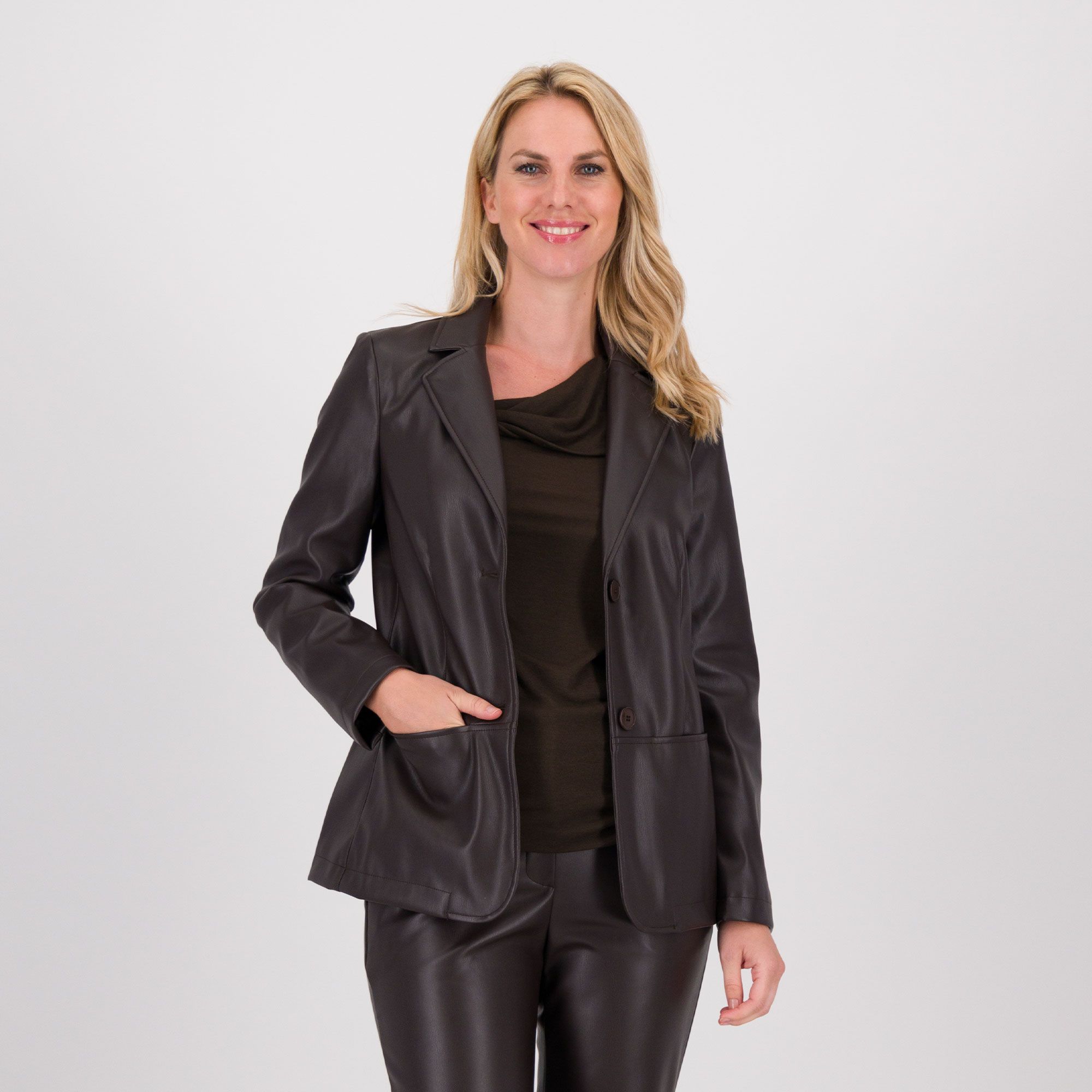 Caterina Lancini
Blazer a due bottoni
in tessuto spalmato
foderato