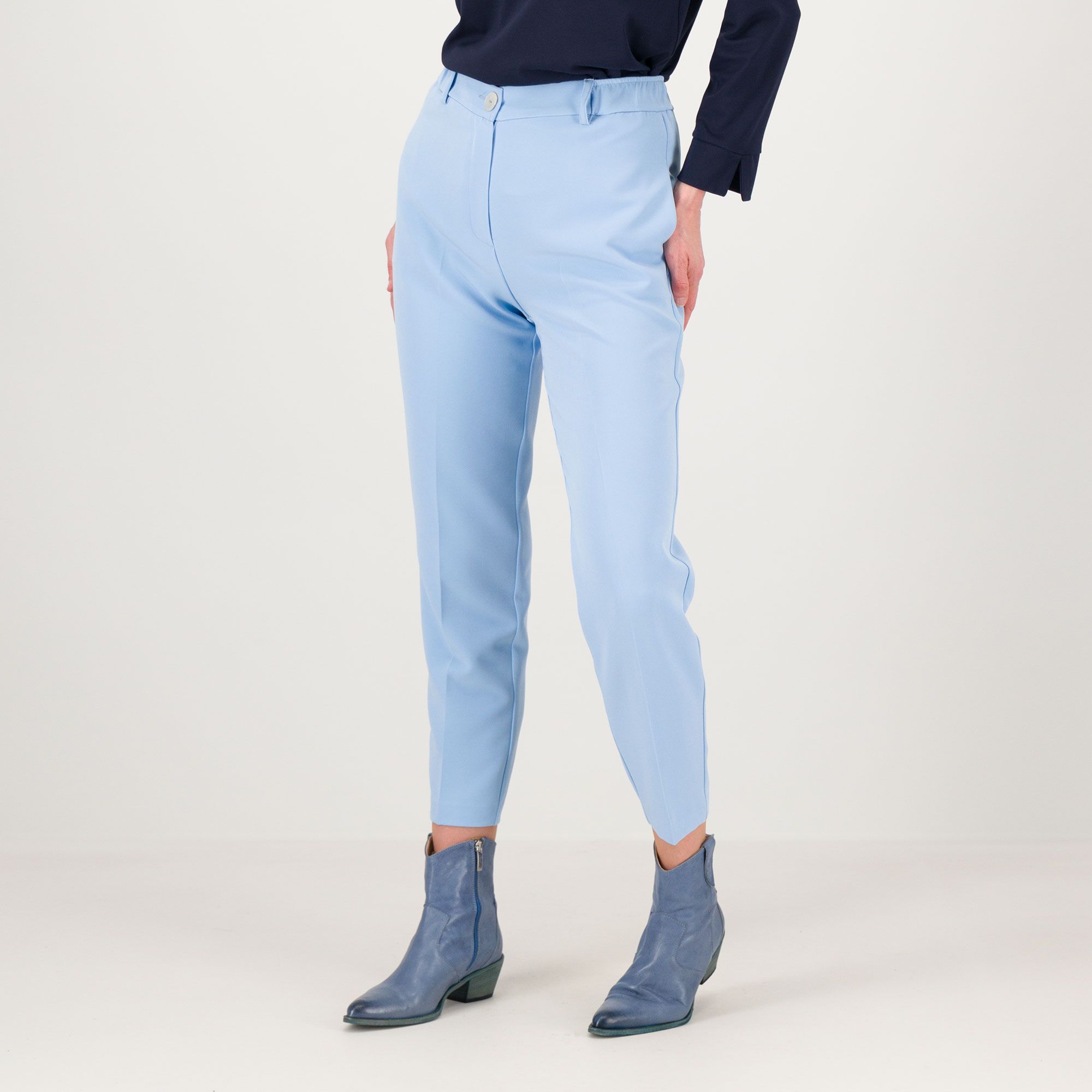 Sottomarino
Pantaloni a carota
alla caviglia in
tessuto tecnico