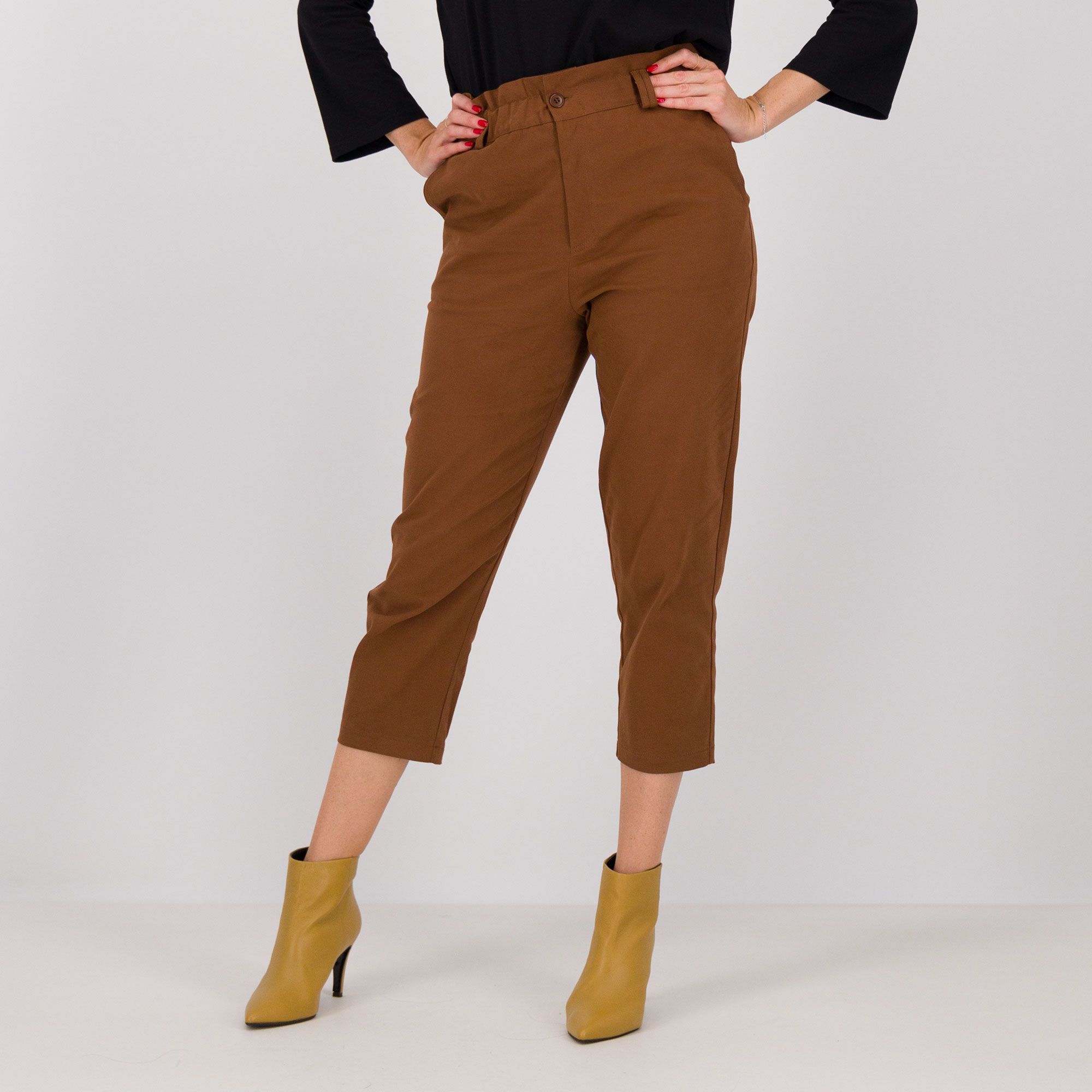 Caterina Lancini
Pantaloni a carota
con vita elasticata