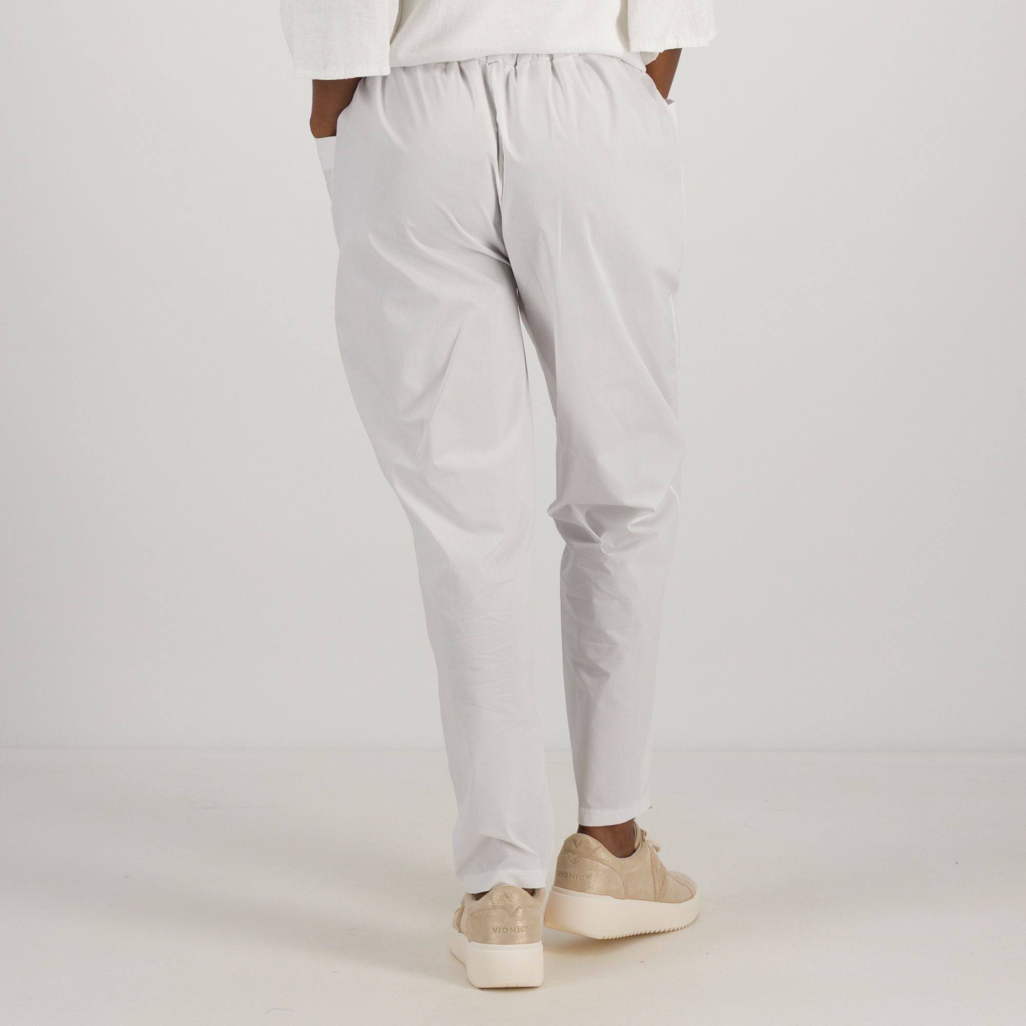 Lucrezia Sciortino Pantaloni ampi in cotone con elastico dietro