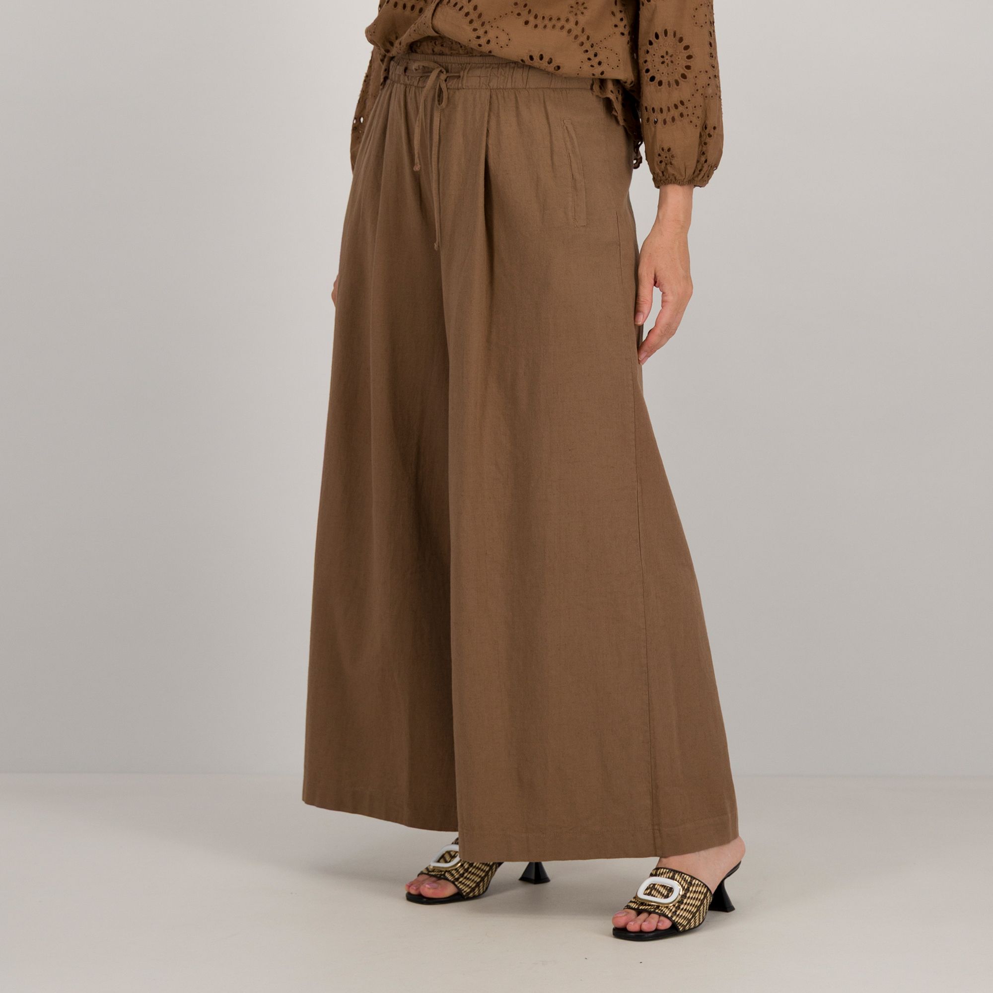 Palazzo Moda
Pantaloni ampi
in lino e cotone
con coulisse