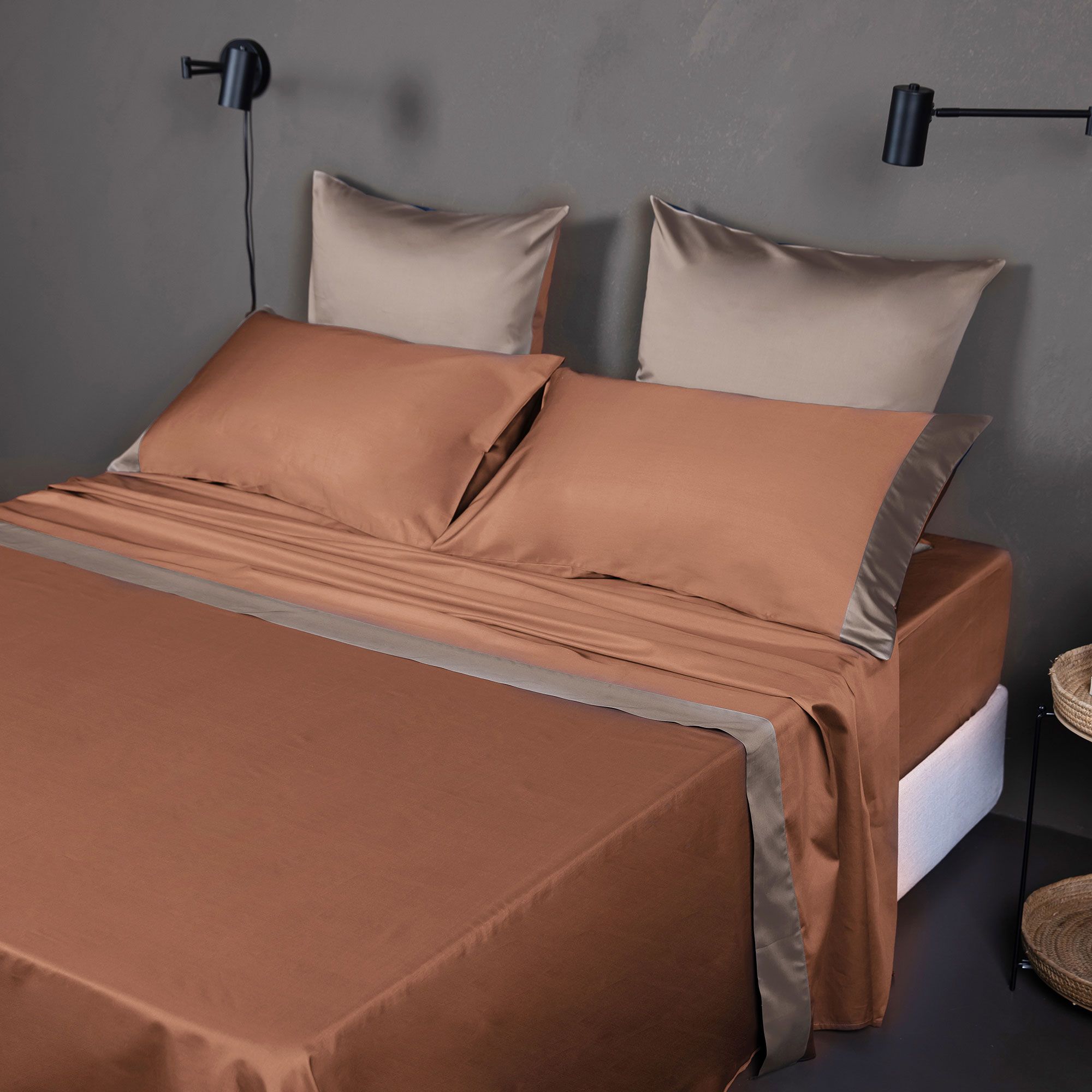 Ferò
Completo letto
matrimoniale Oceania
in raso di cotone