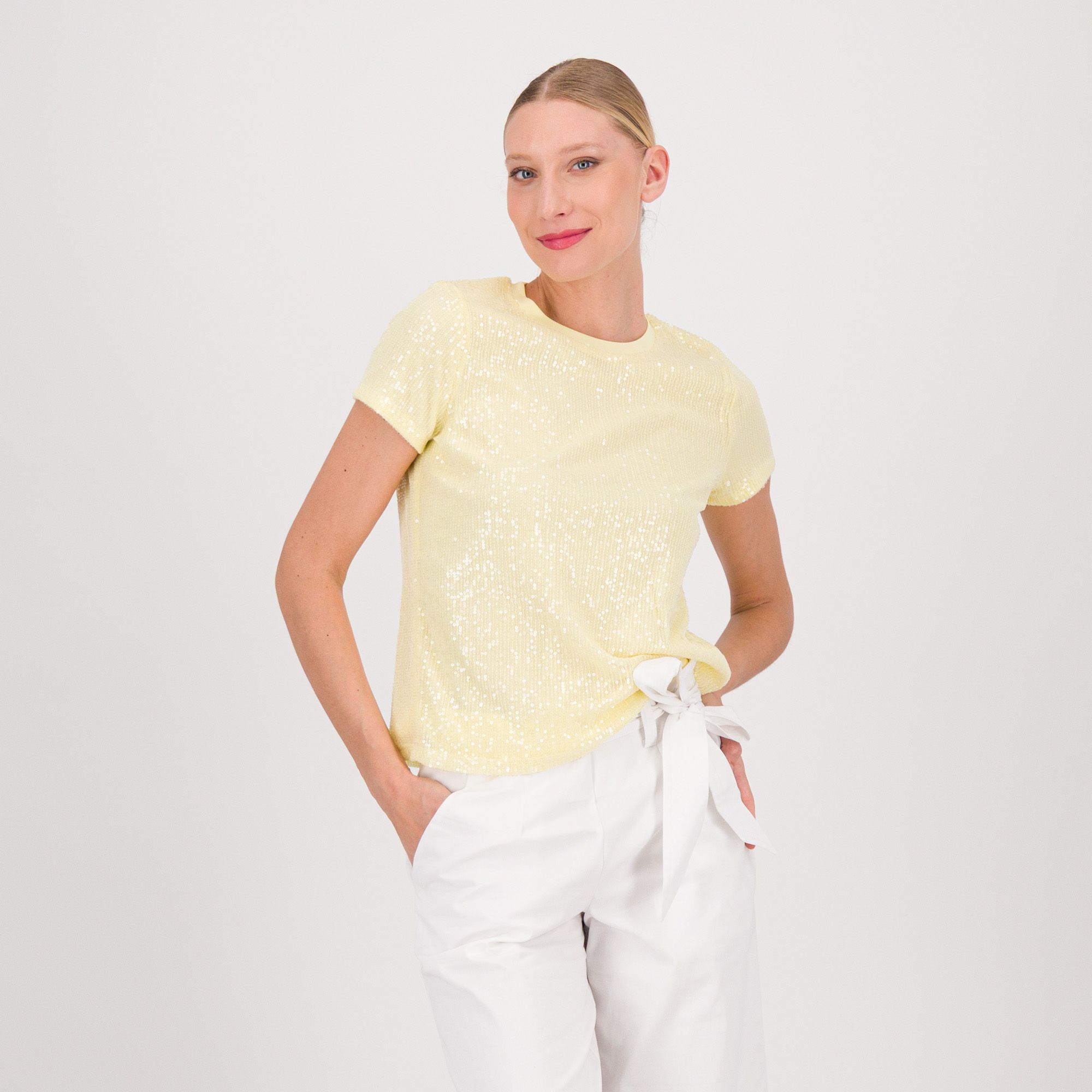 Parker & Rowe
T-shirt scollo tondo
a manica corta con
paillettes