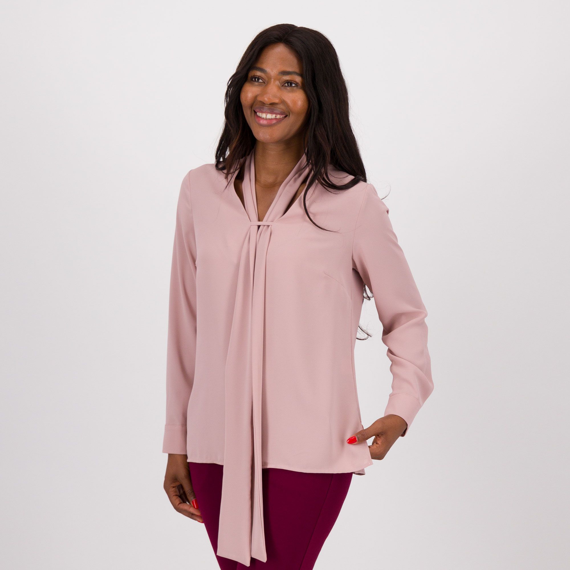 SottoMarino
Maglia maniche lunghe
in raso opaco
con cravattina