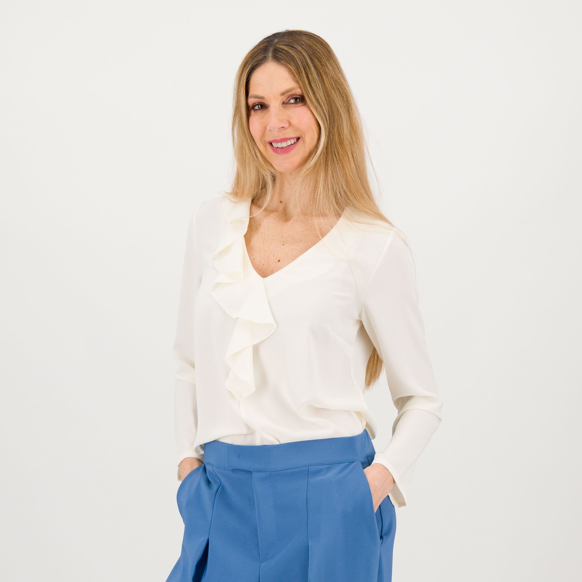 Caterina Lancini
Blusa in crêpe 
de chine con rouches
