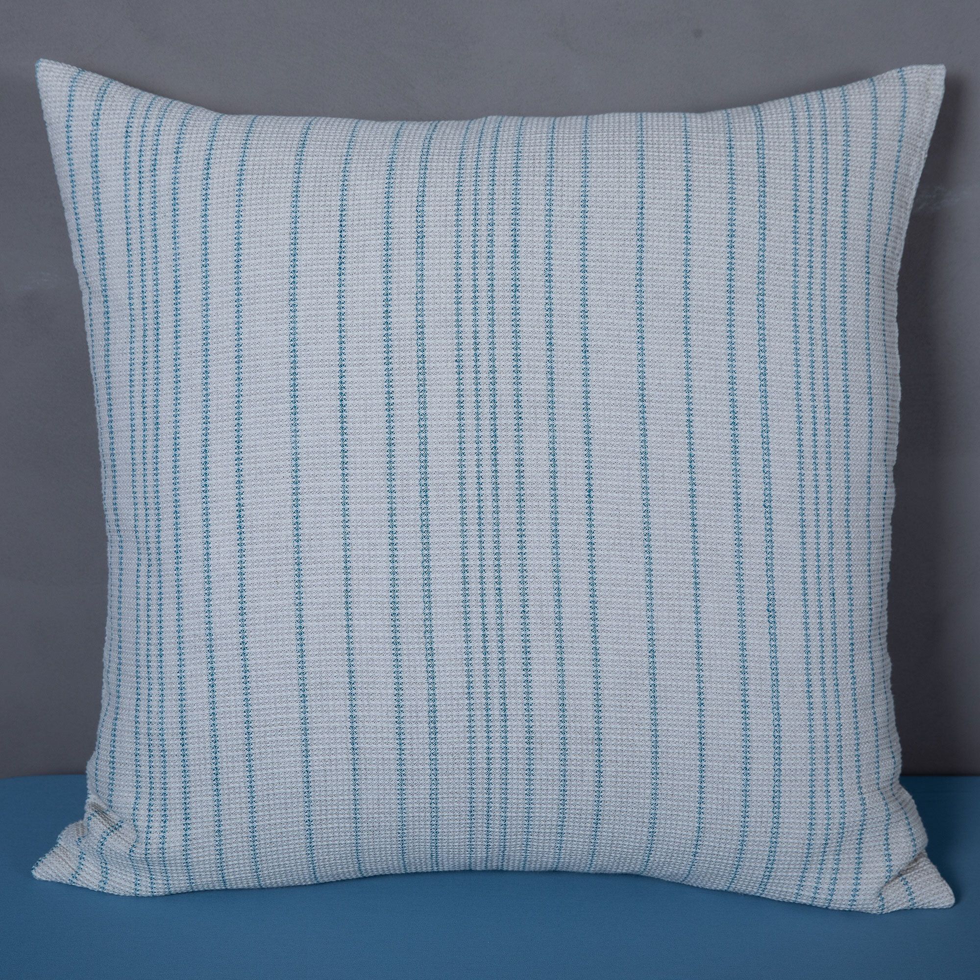 Ferò
Federa Arredo
Platinum 60x60cm
motivo righe con zip