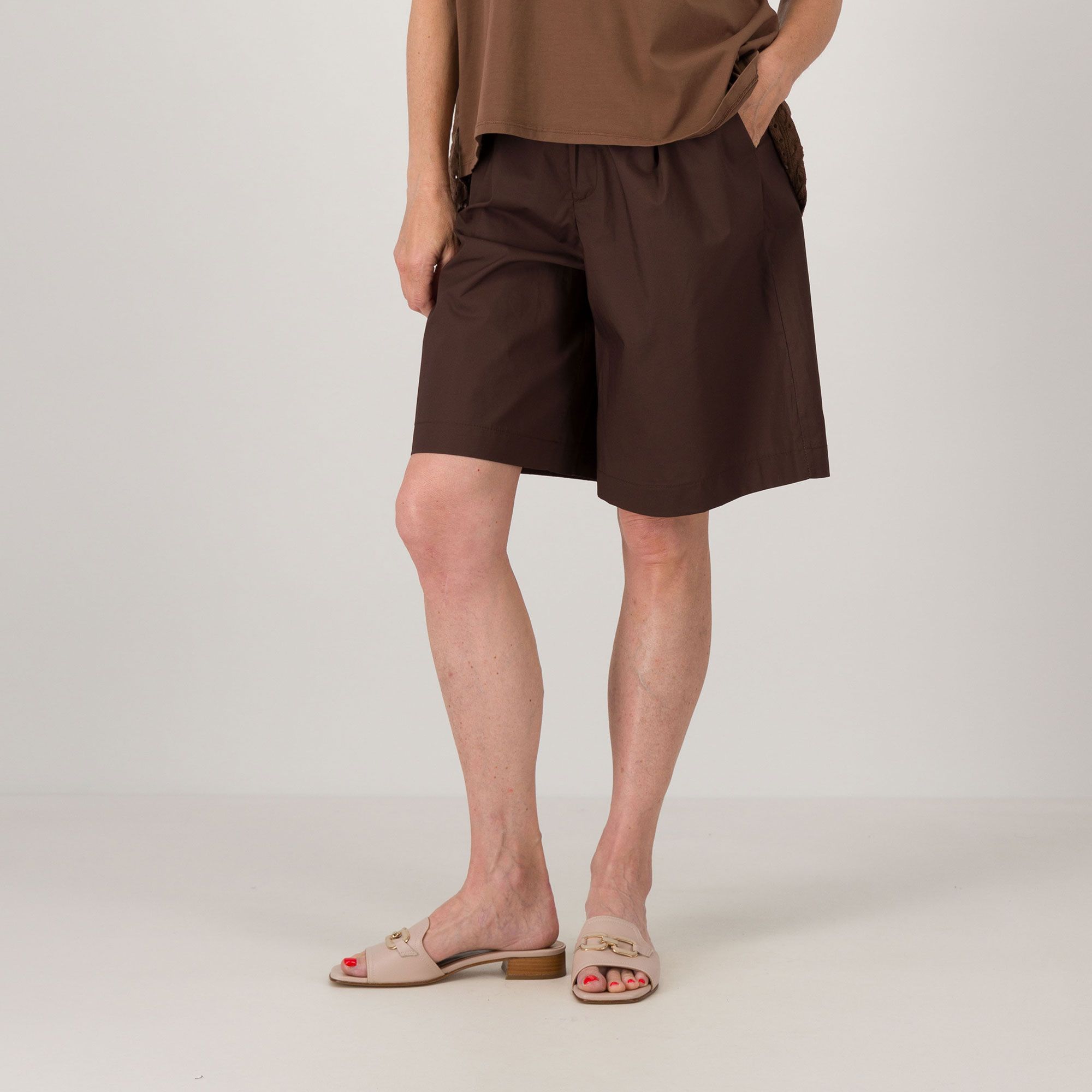 Lucrezia Sciortino
Pantaloncini 
con elastico
in vita in cotone
