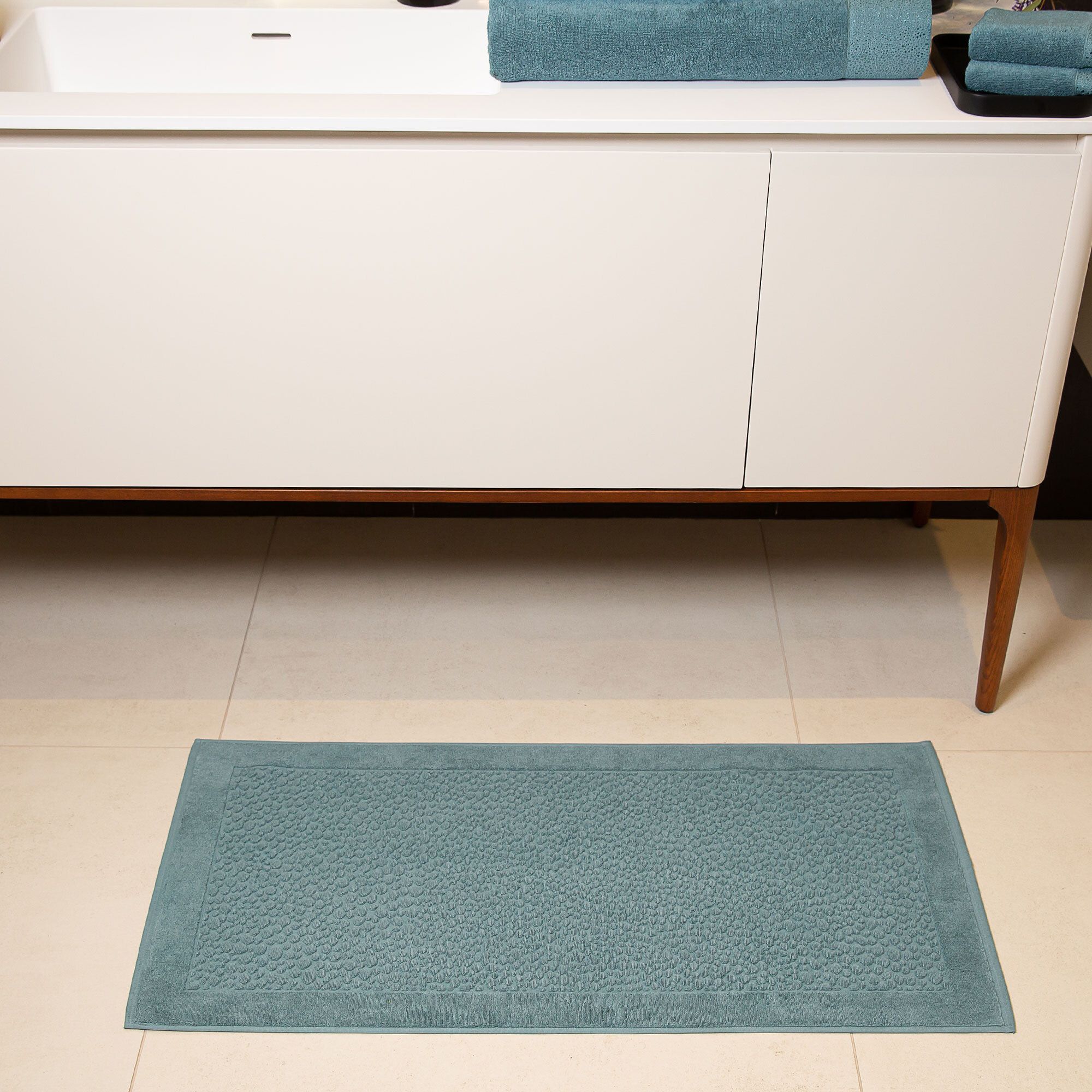 Ferò
Tappetino Rugiada
50x100cm, 100% cotone
low twist 80g/mq