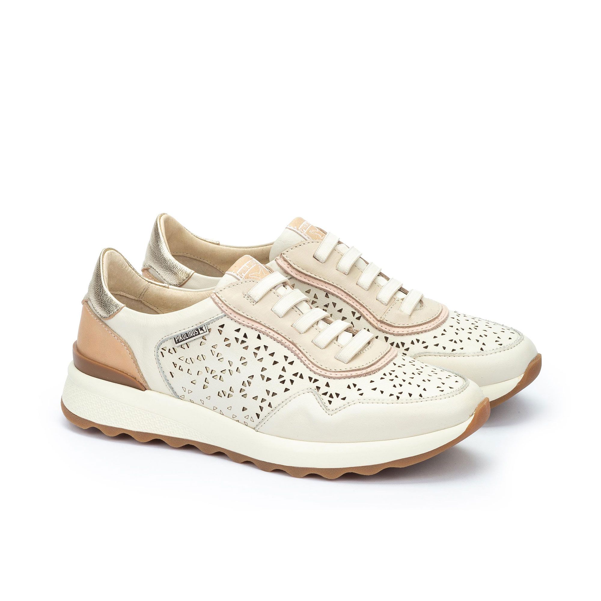 Pikolinos
Sneaker in pelle
traforata con inserti
e suola 3,5cm