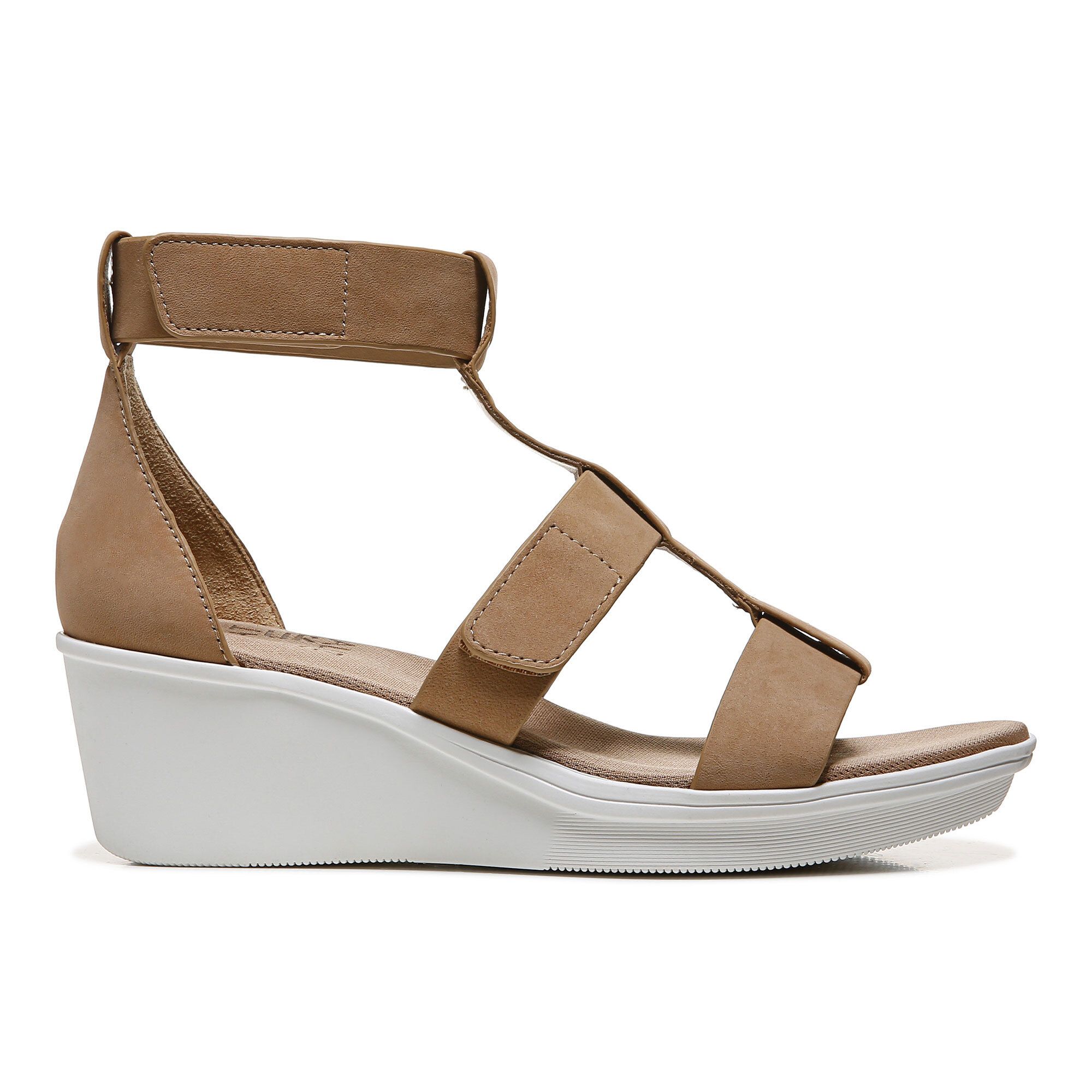 Naturalizer
Sandalo in pelle a T
Chiusura con Velcro
Soletta Contour+
Zeppa 5,5 cm