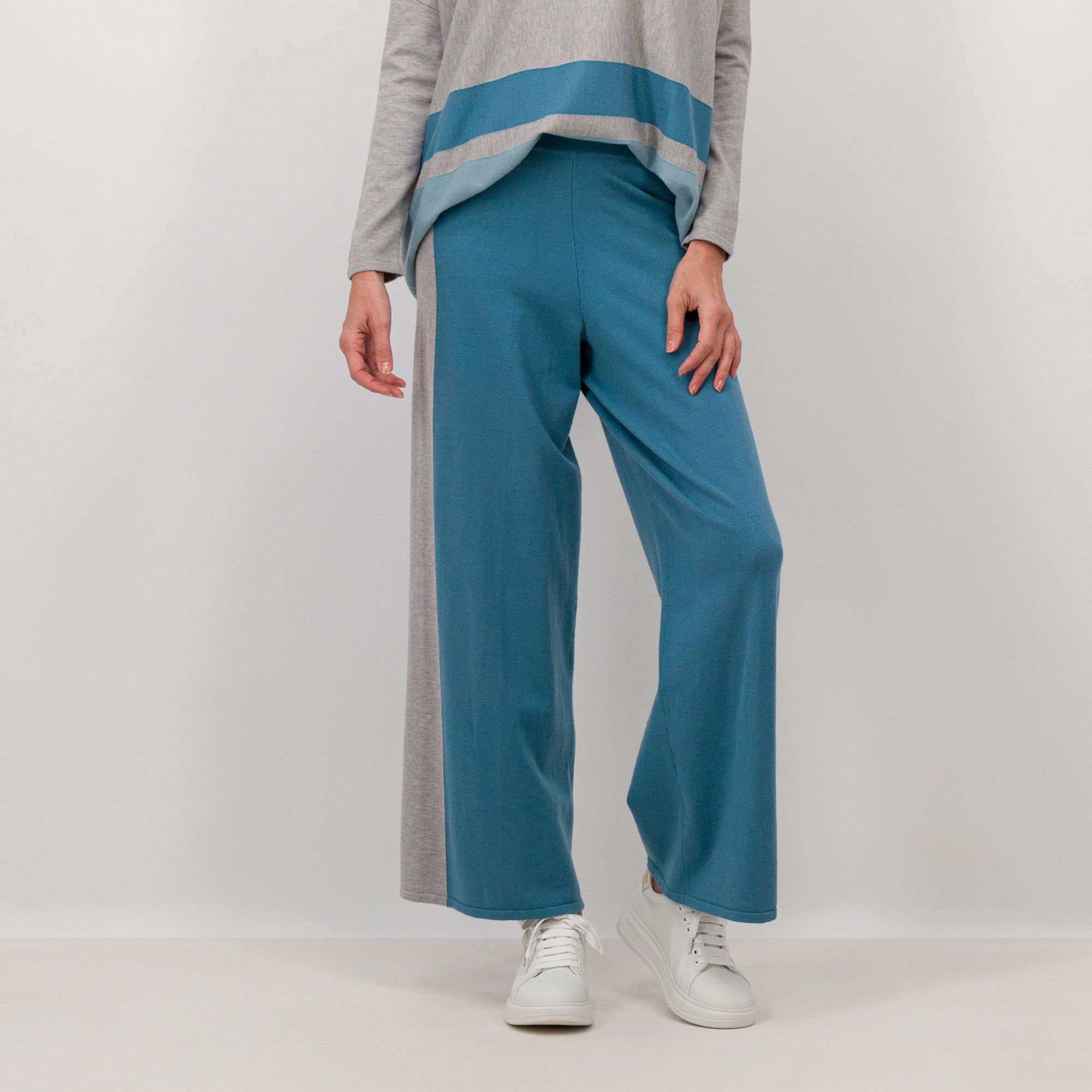 Wynne Layers
Pantaloni lunghi
con elastico in vita
e banda laterale