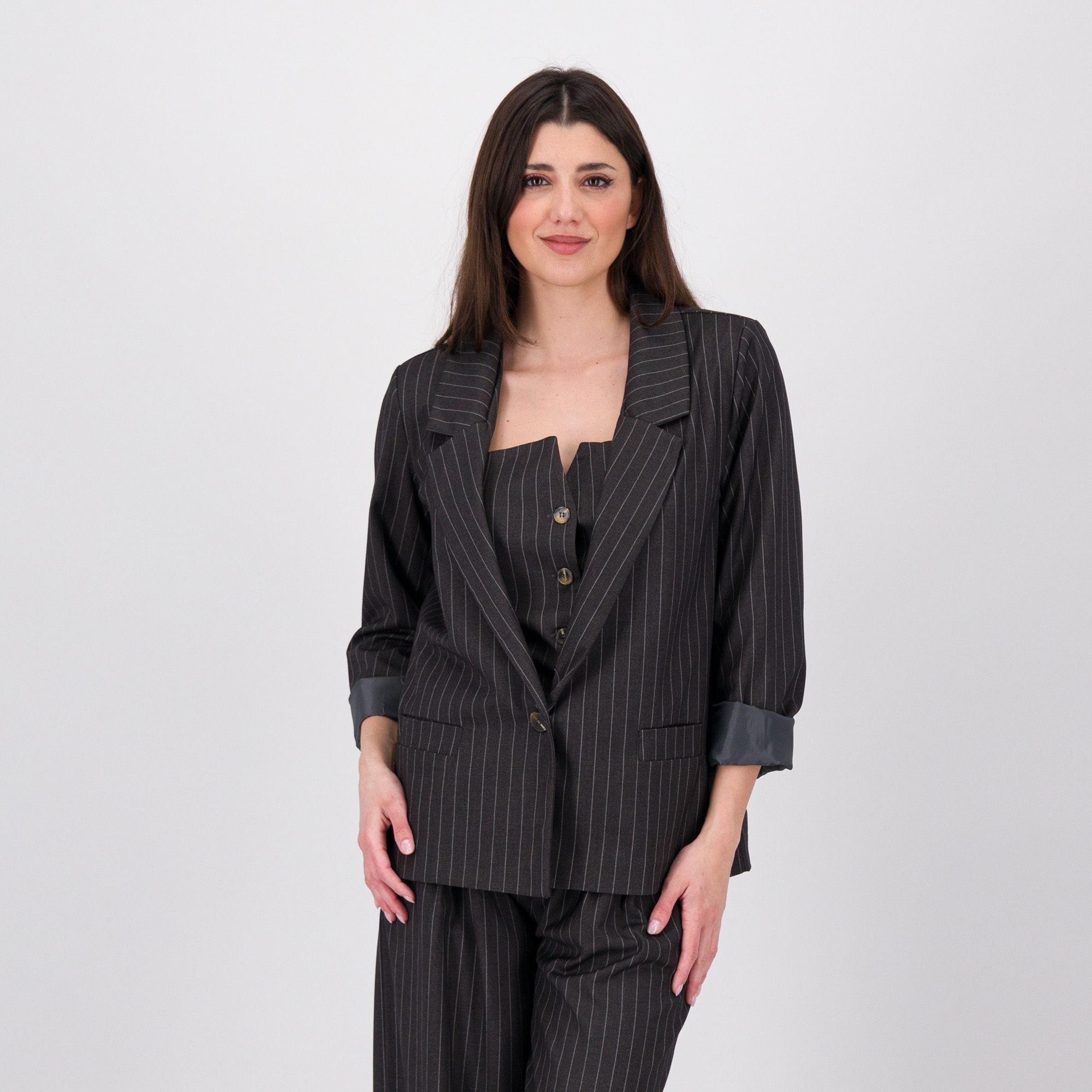 Enjoy
Blazer in tessuto
gessato allacciatura
a un bottone