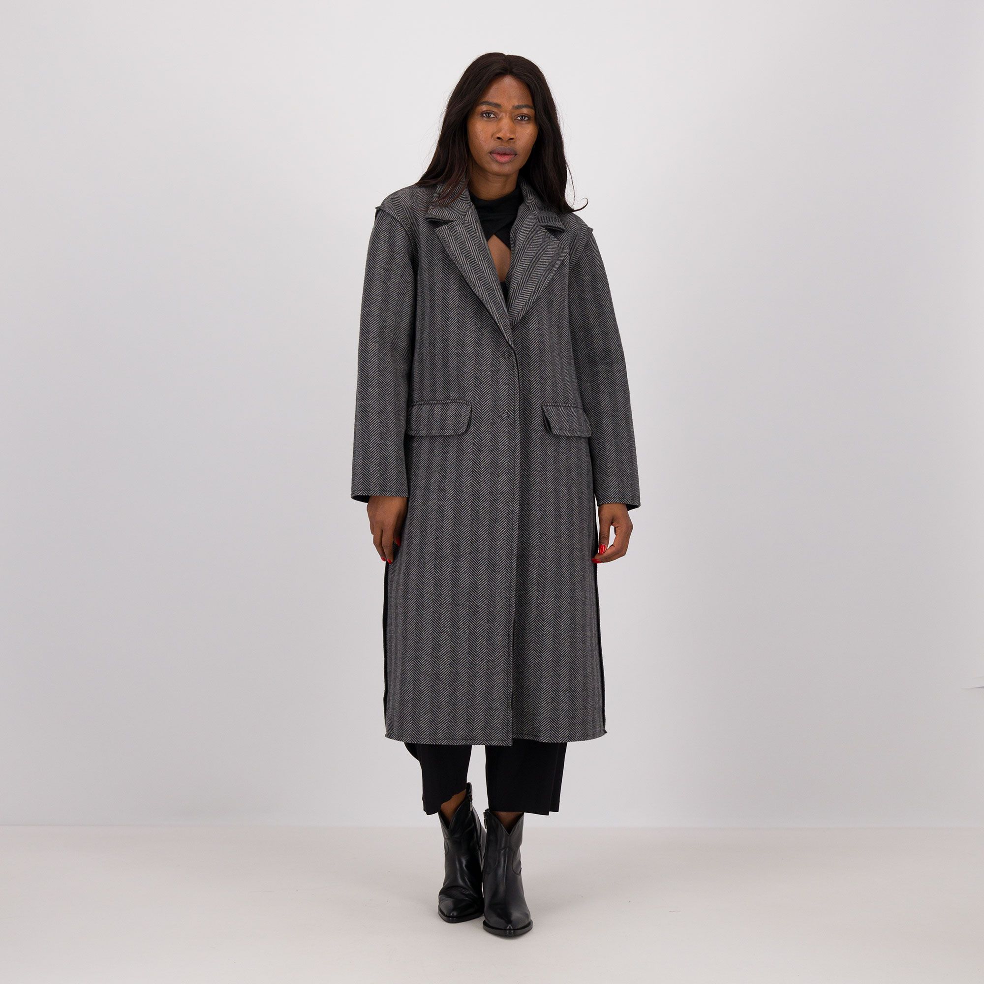 Rebeka Ross
Cappotto over
in tessuto scuba
spigato