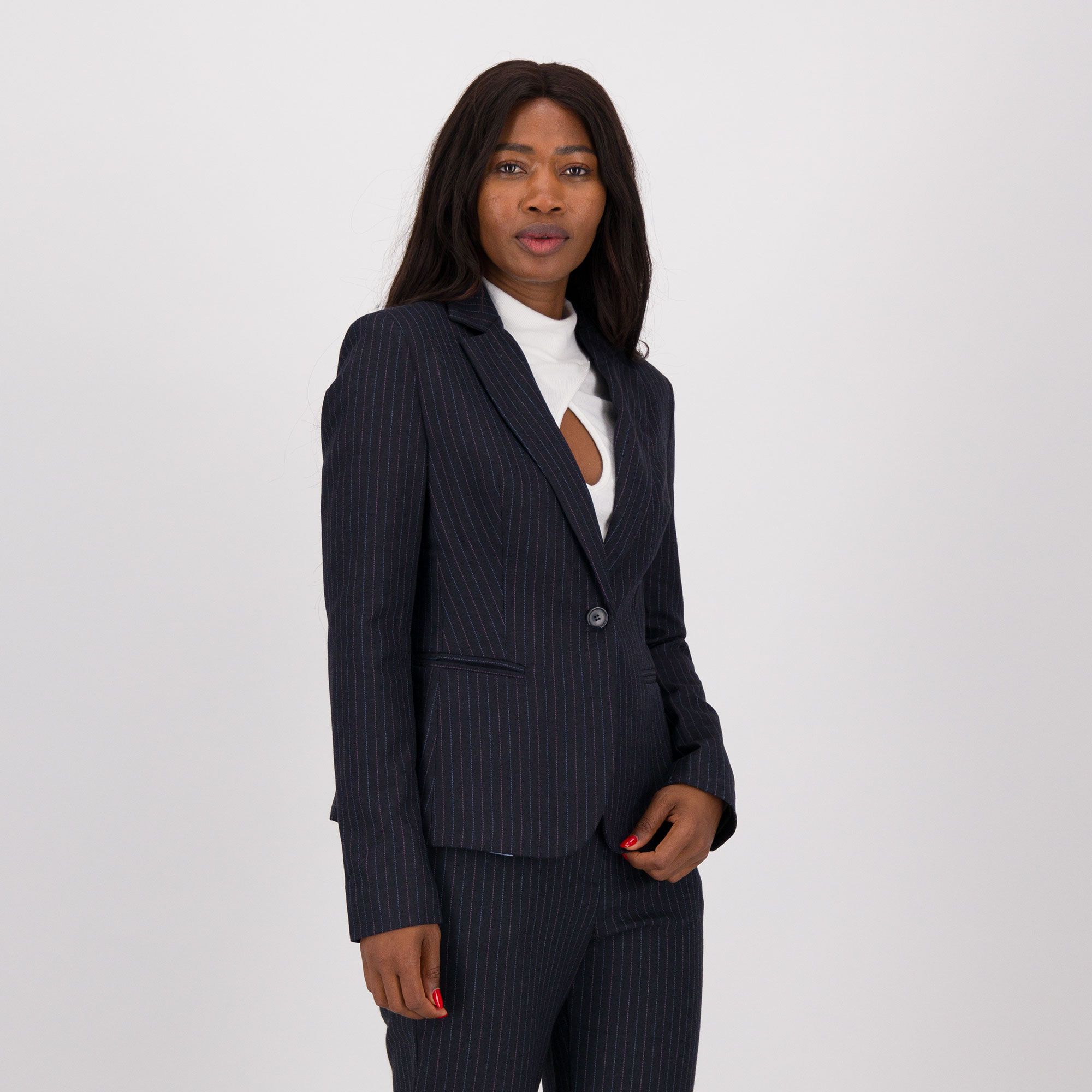 REBEKA ROSS
Giacca gessata
a un bottone
linea sciancrata