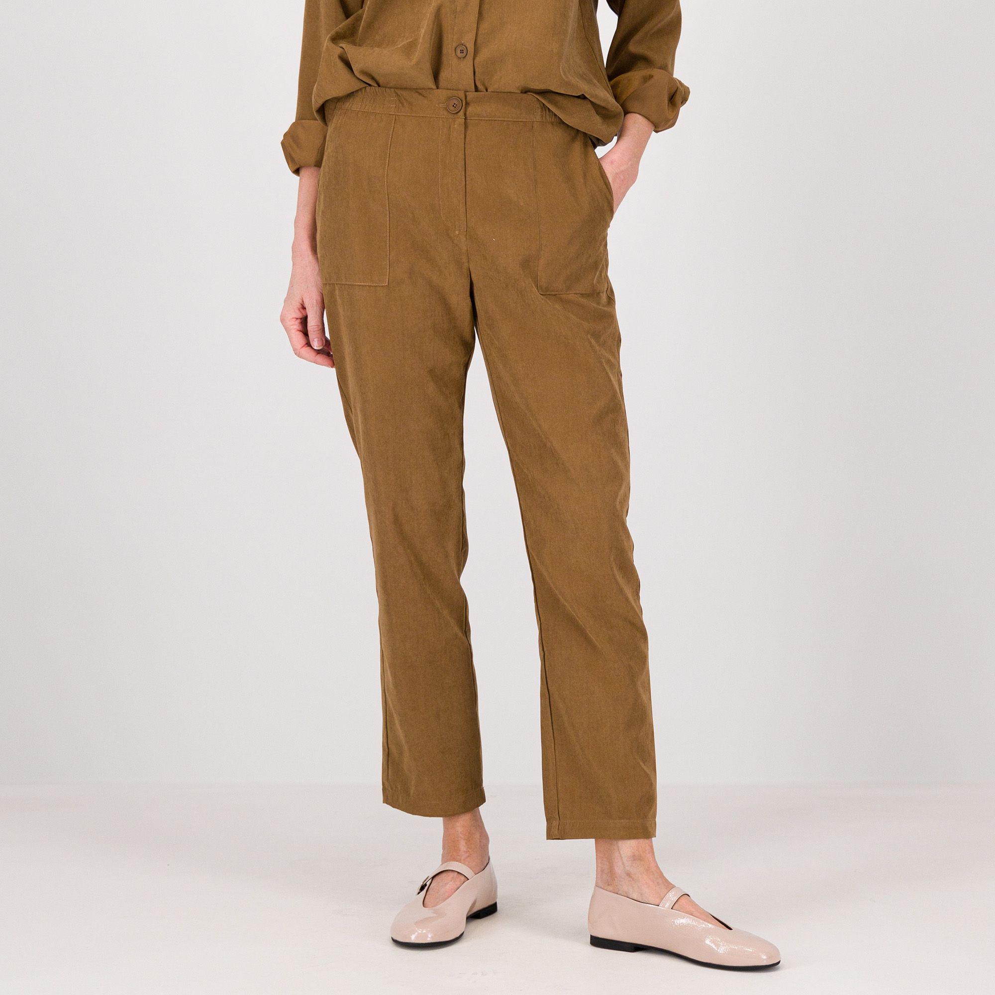 Officina della Moda
Pantaloni in tessuto
mano pesca con vita
elasticata