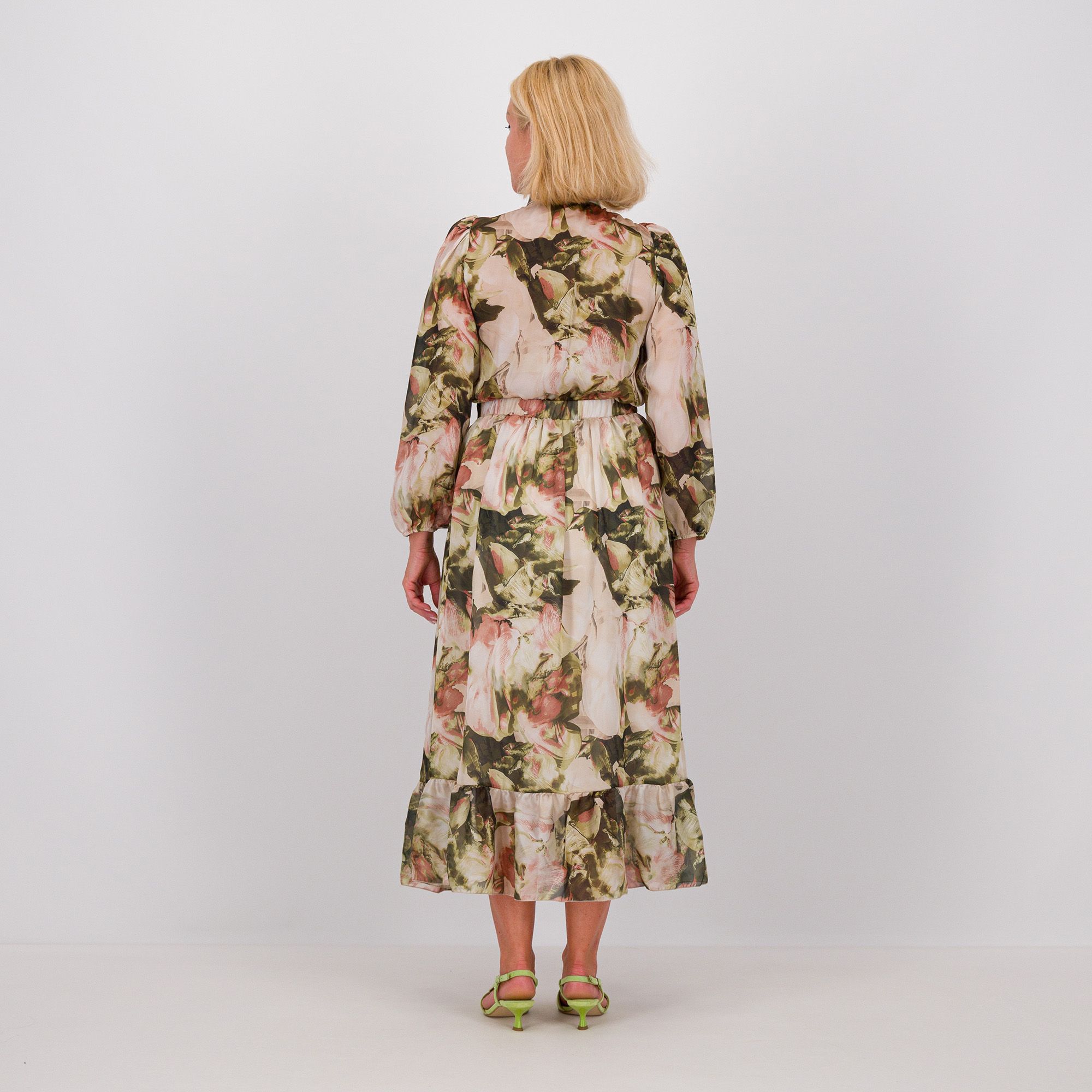 SottoMarino
Abito midi
a maniche lunghe
in chiffon