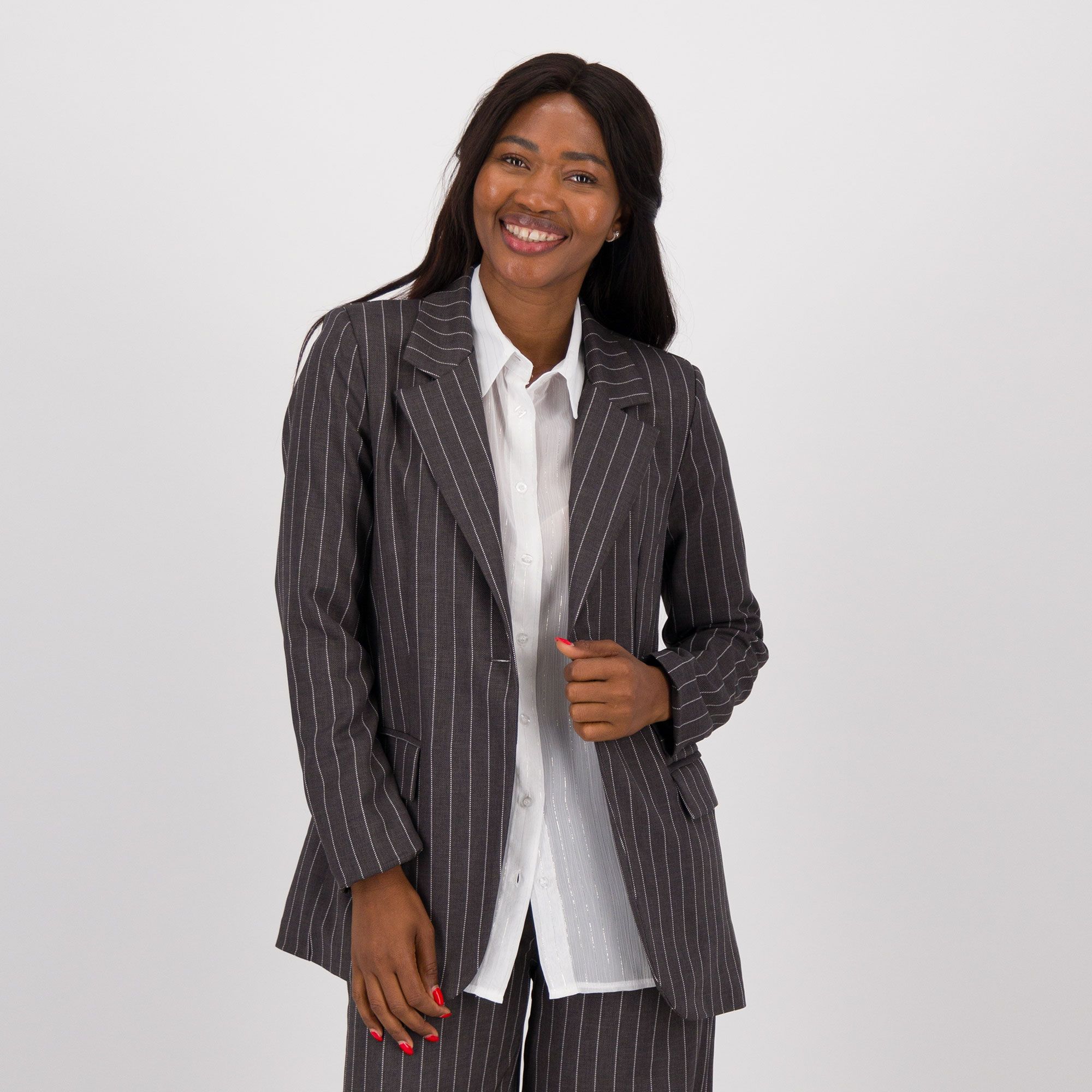 EVA Franco Ciambella
Giacca gessata
a un bottone
con collo con rever