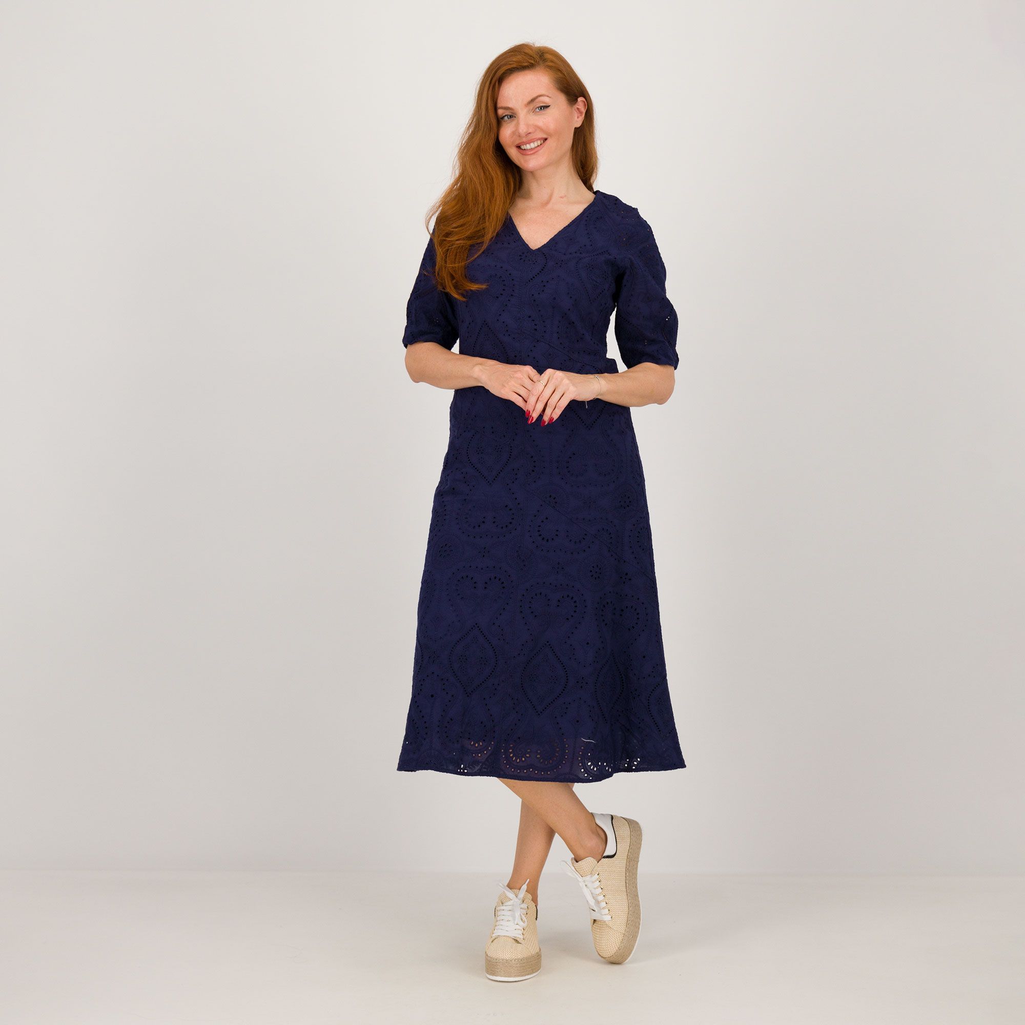 Parker & Rowe
Abito midi
in pizzo sangallo
foderato