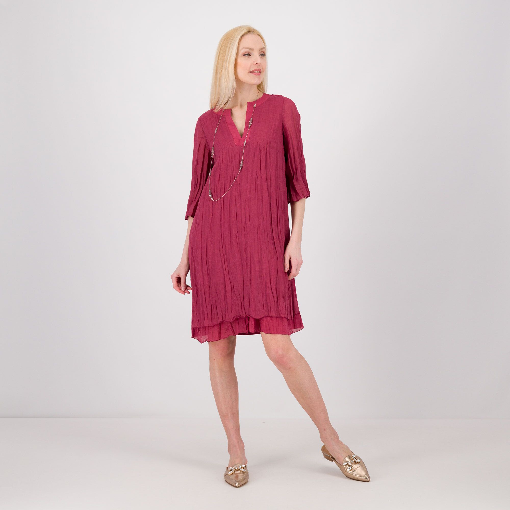 Colour Lab
Abito corto 
con maniche 3/4 
e scollo a V