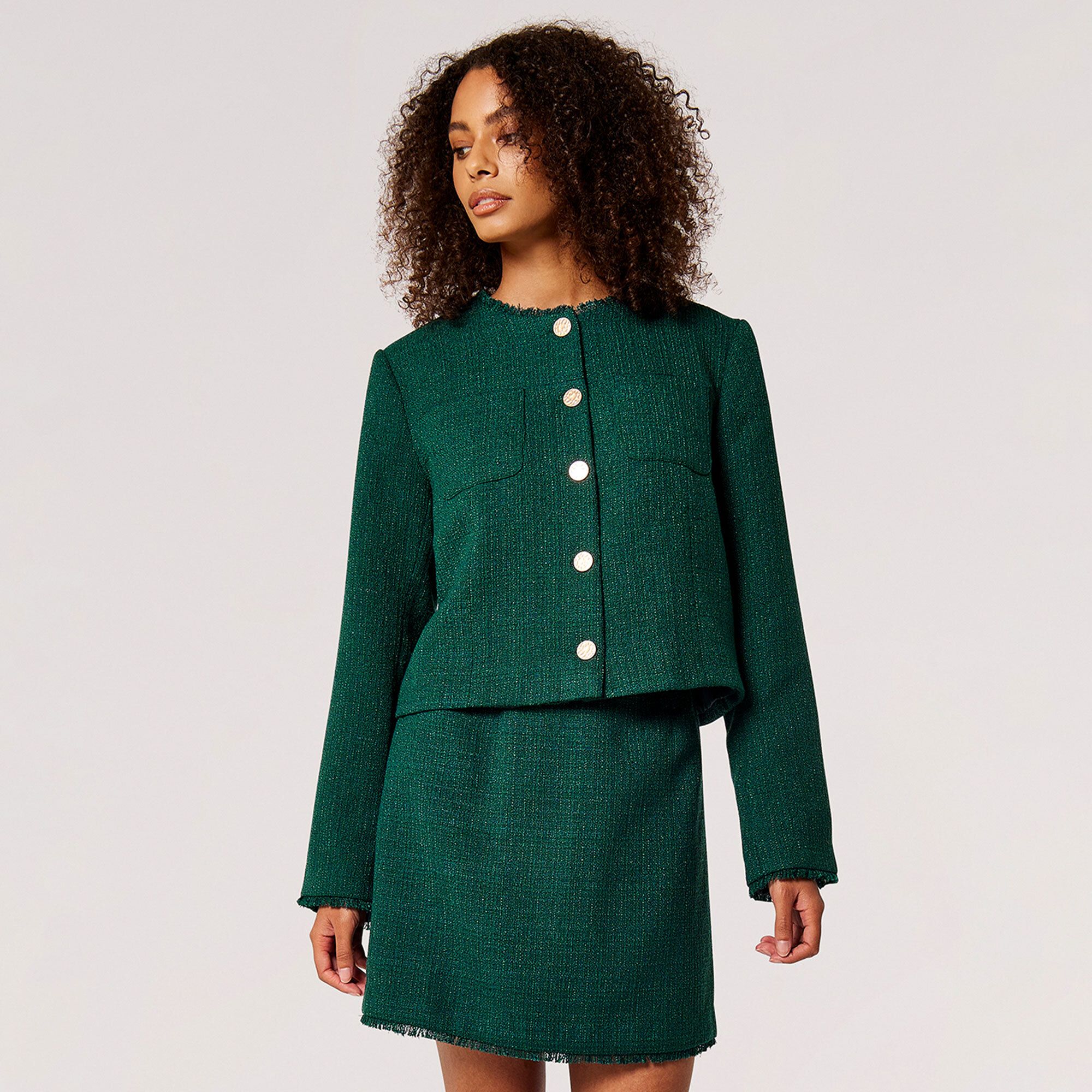 APRICOT
Giacca cropped
con chiusura con
bottoni