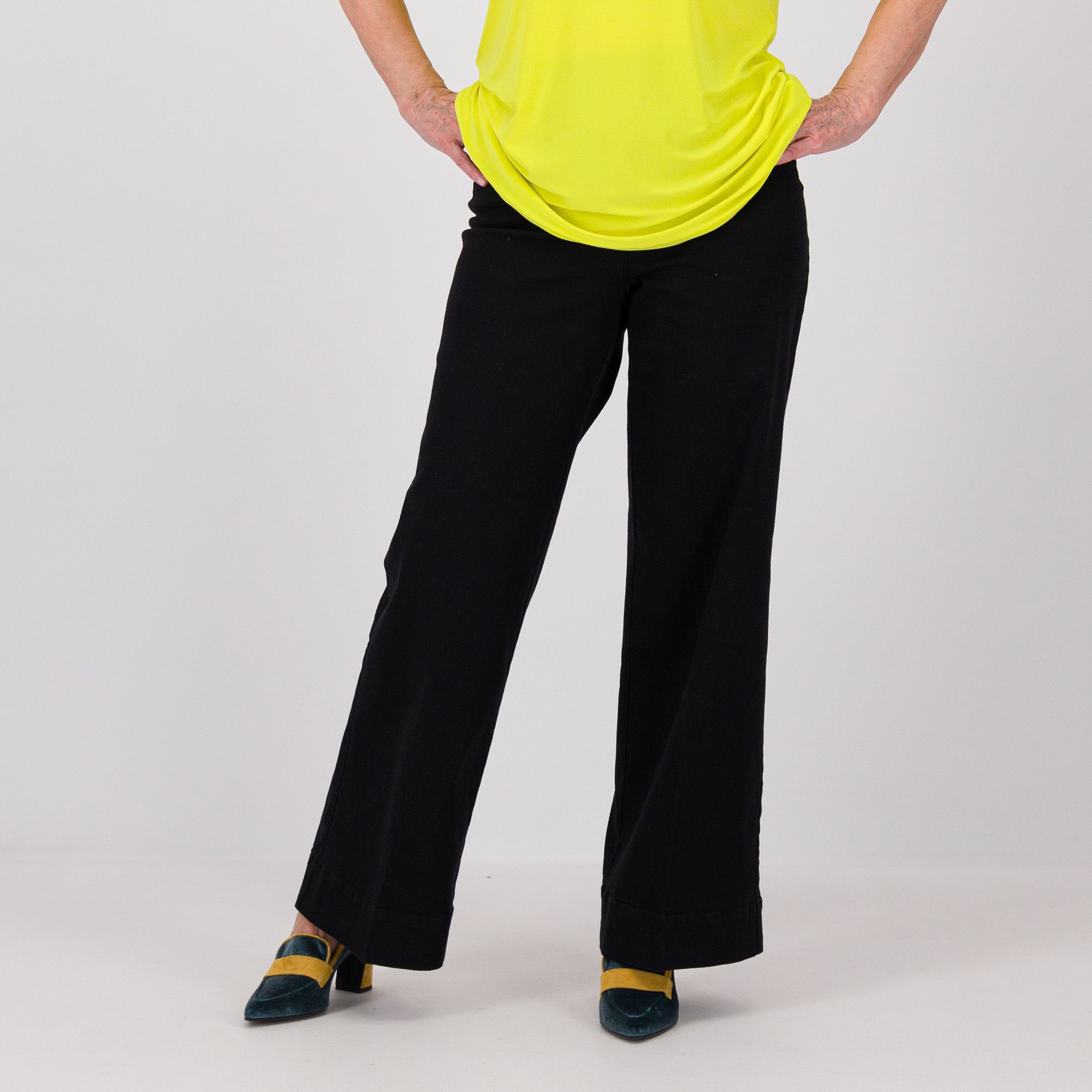 Nina Leonard
Jeans a gamba larga
con elastico, anche
Petite